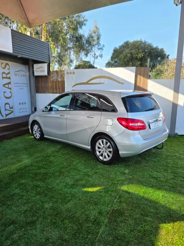 Mercedes-Benz B 200 Outro 8