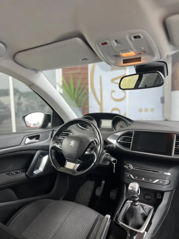 Peugeot 308 1.2 PureTech Style 4