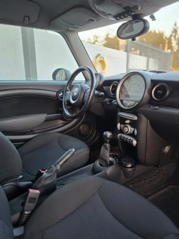 MINI Coupé Cooper D 9