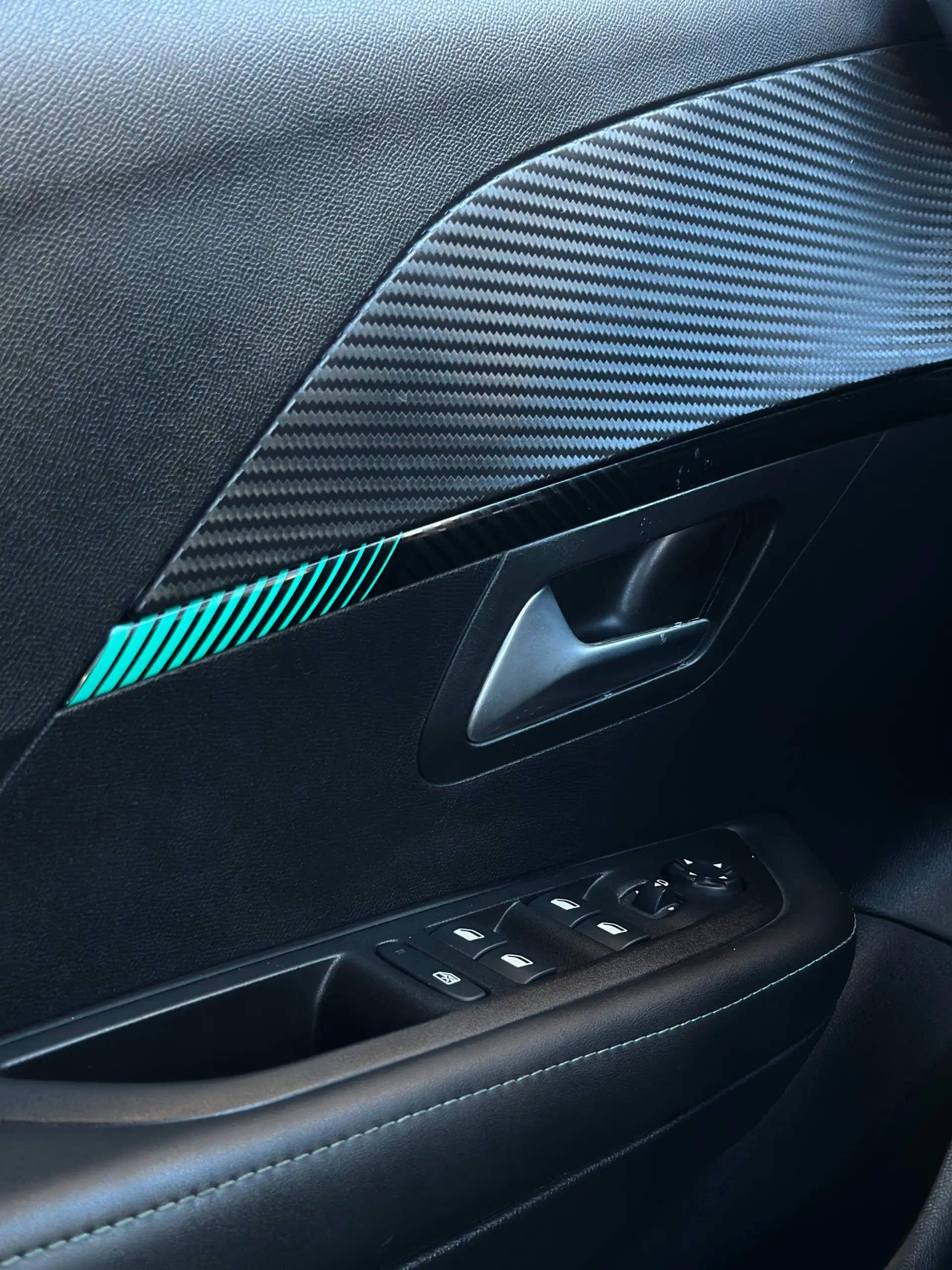 Peugeot 208 1.2 PureTech Allure Pack EAT8 22