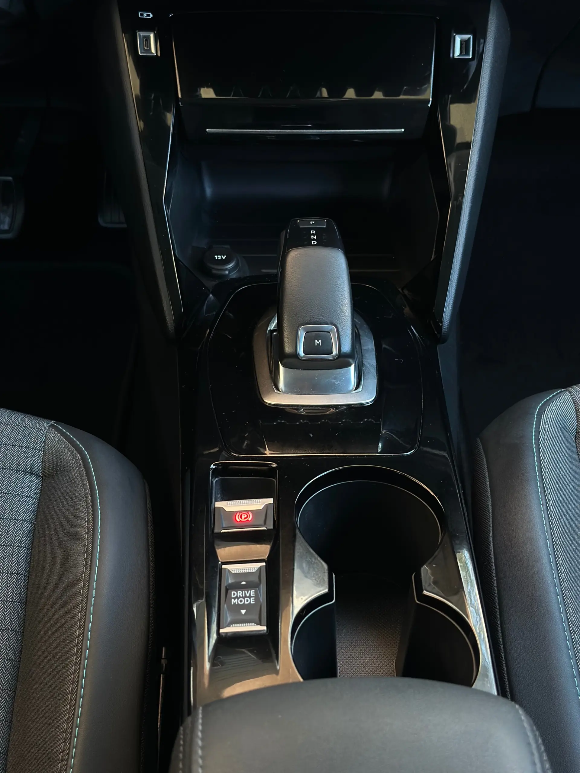 Peugeot 208 1.2 PureTech Allure Pack EAT8 21