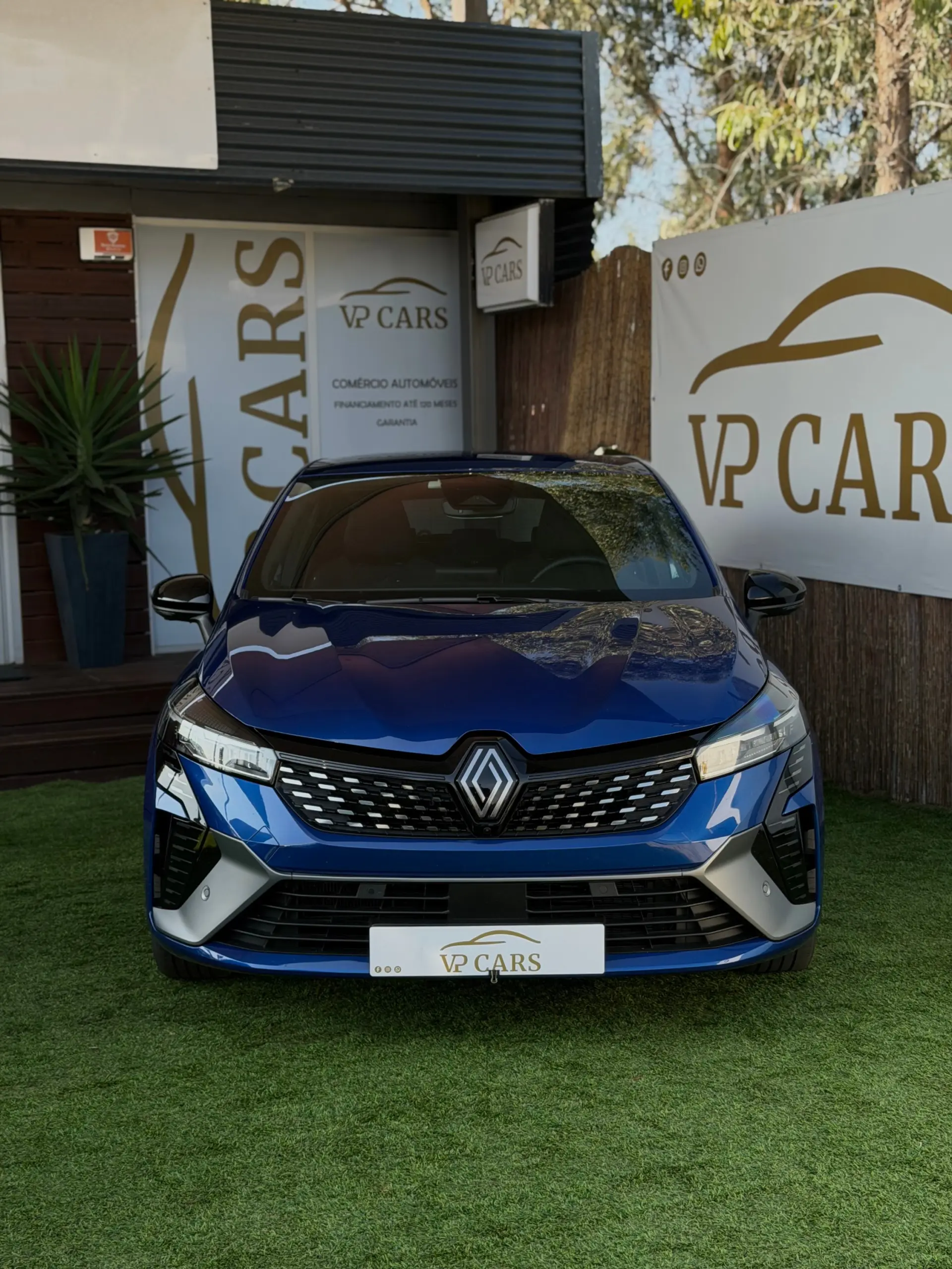 Renault Clio E-Tech Hybrind - Esprit Alpine 1