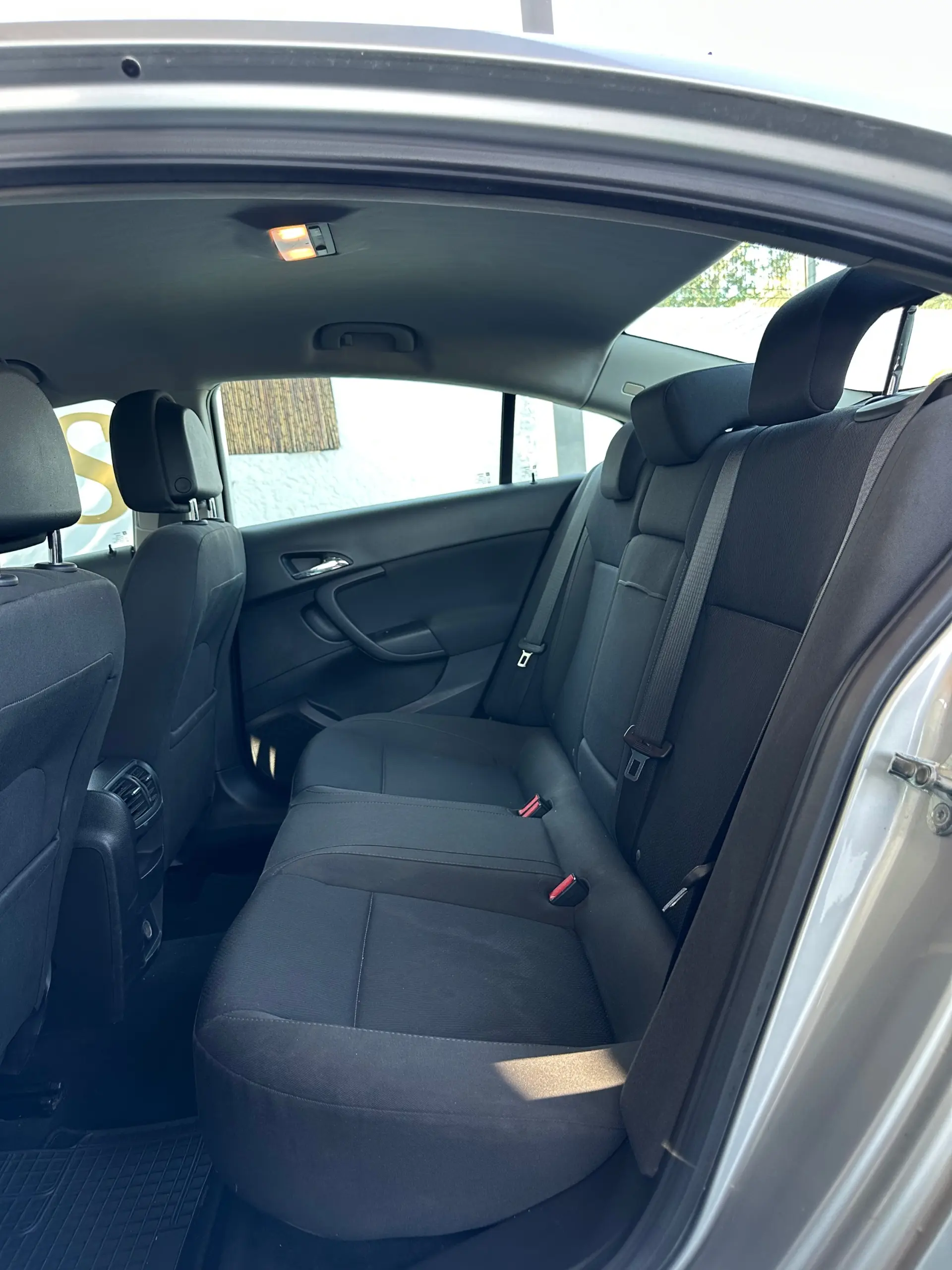 Opel Insignia 11