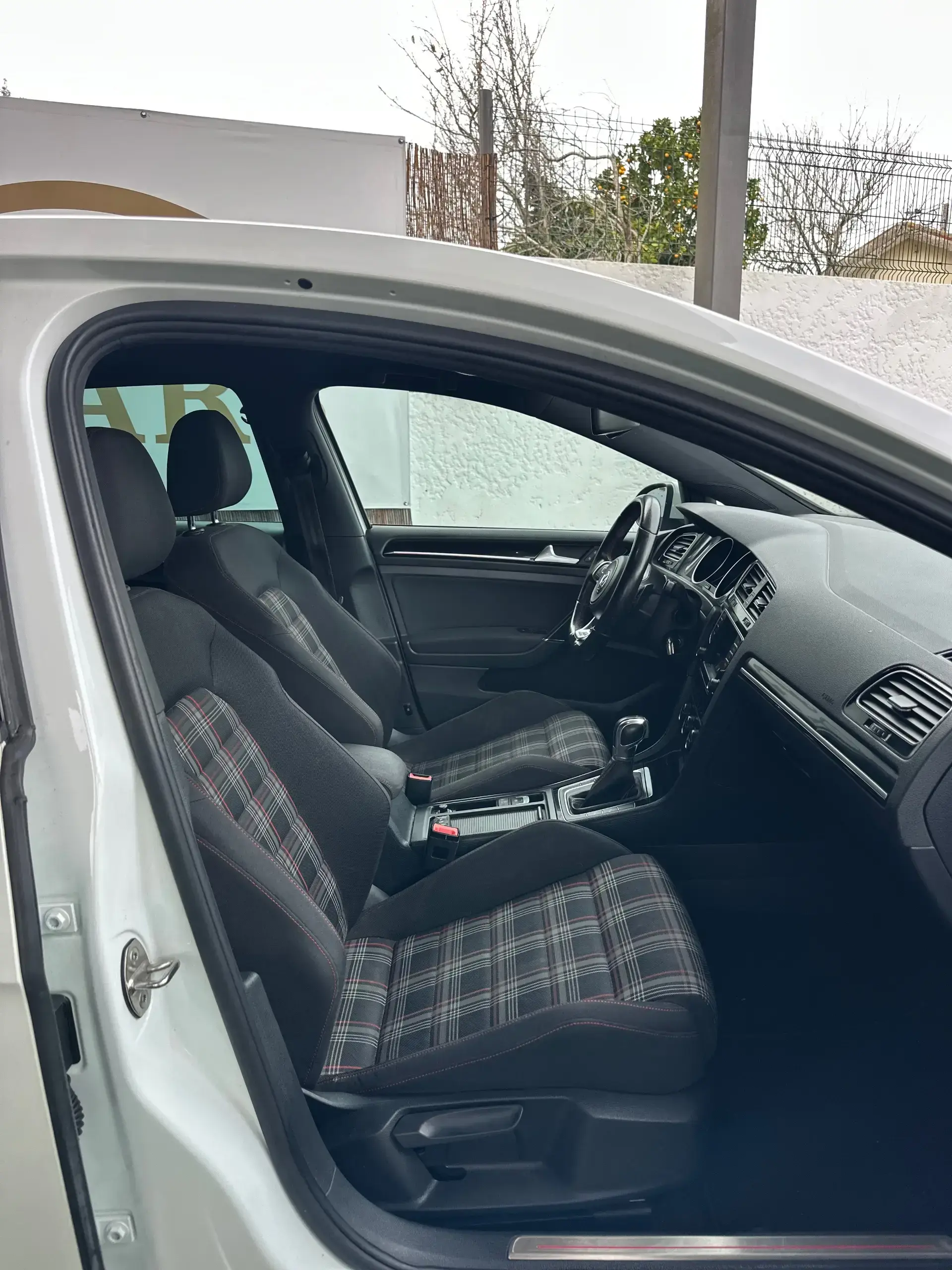 Volkswagen Golf 2.0 TSi GTi DSG 19