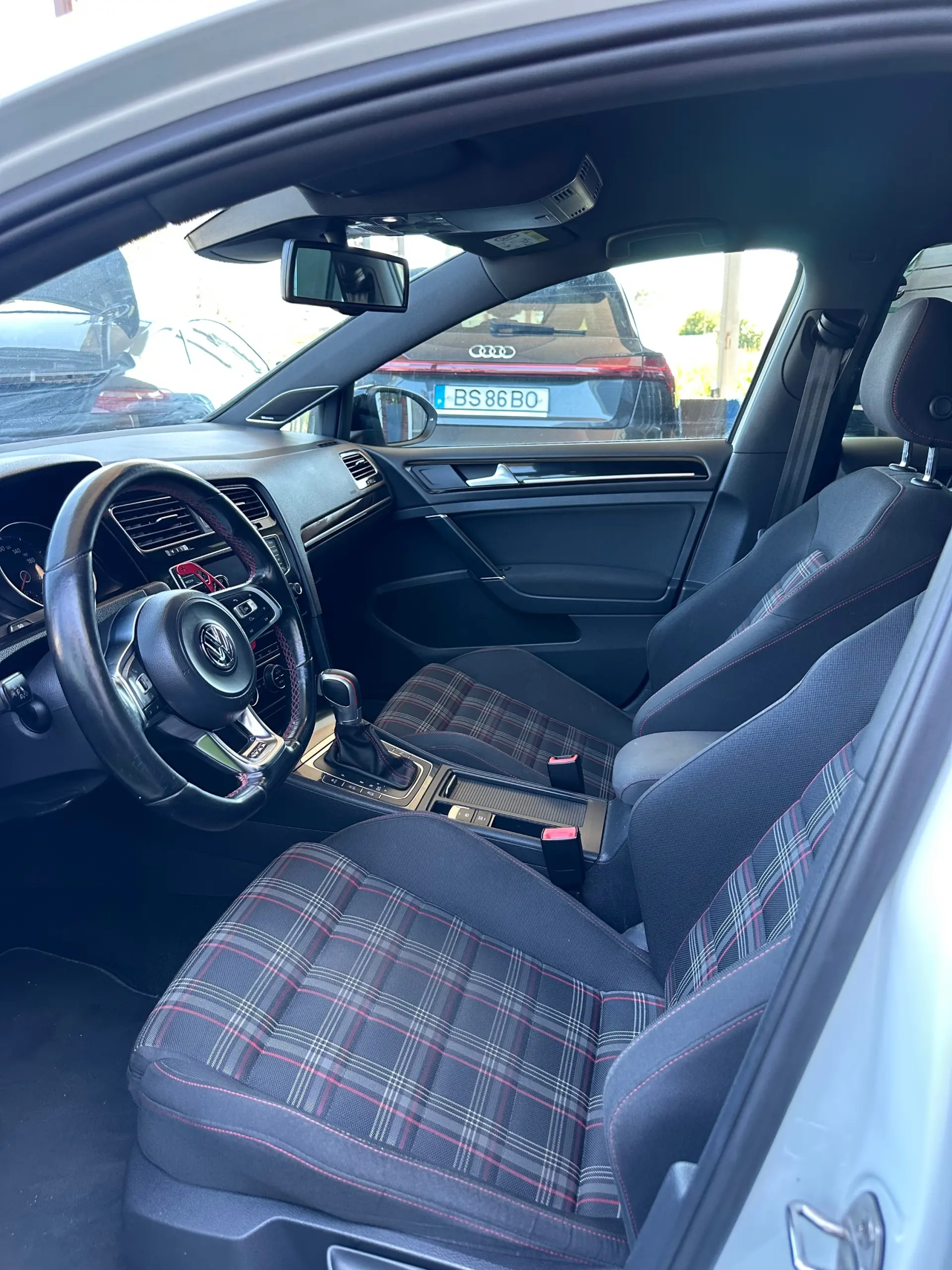 Volkswagen Golf 2.0 TSi GTi DSG Performance 34