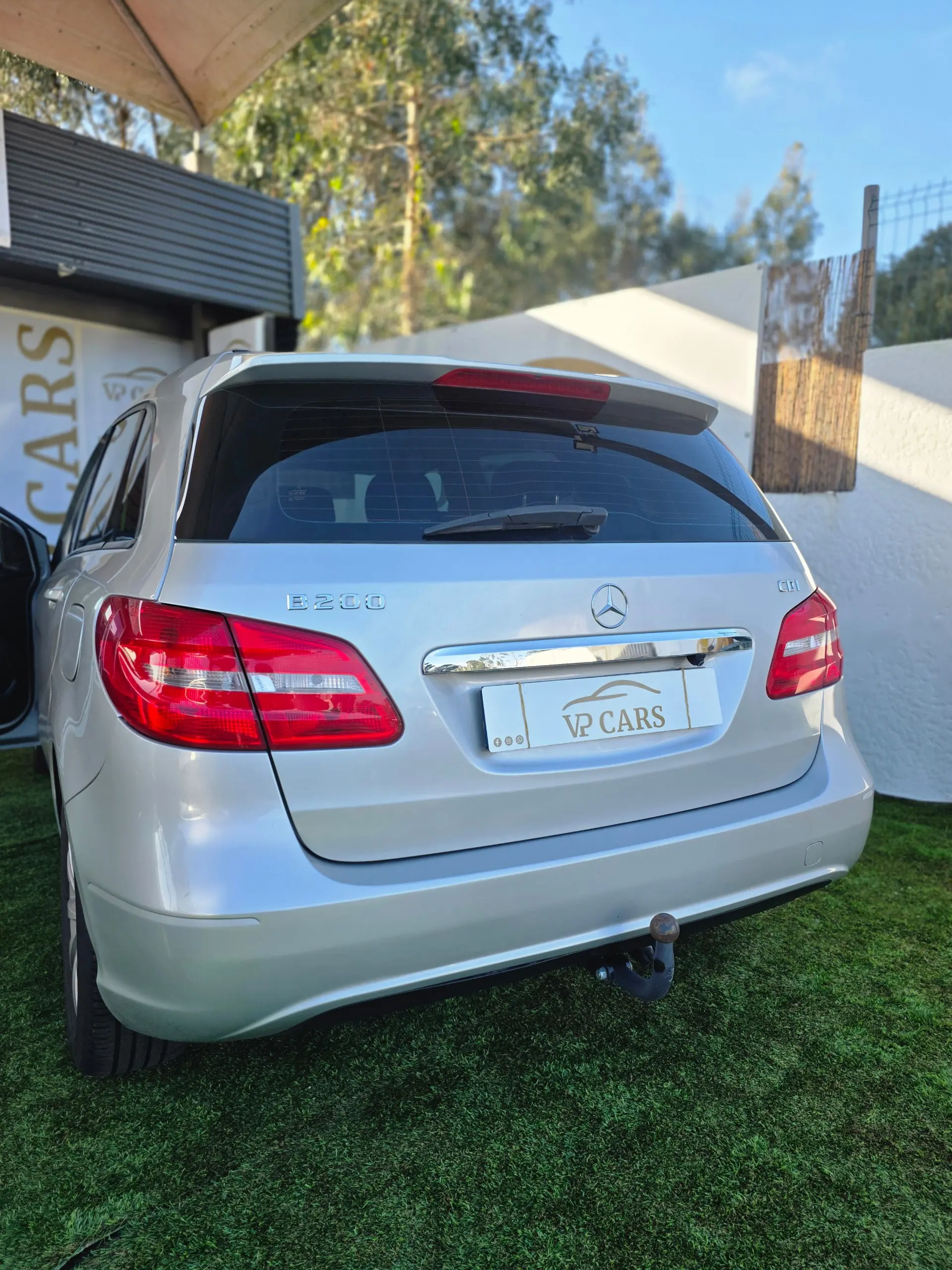 Mercedes-Benz B 200 Outro 12