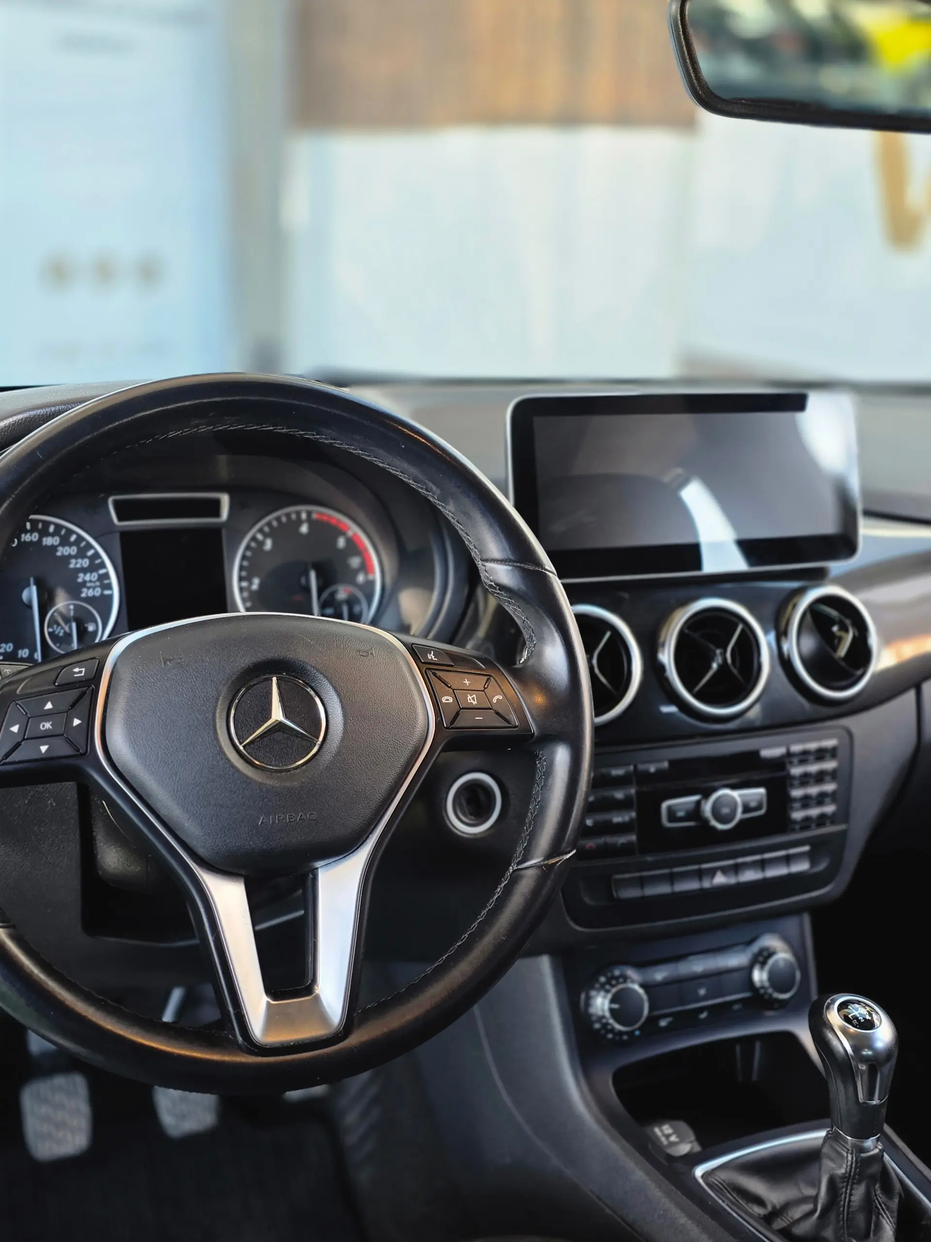 Mercedes-Benz B 200 Outro 18