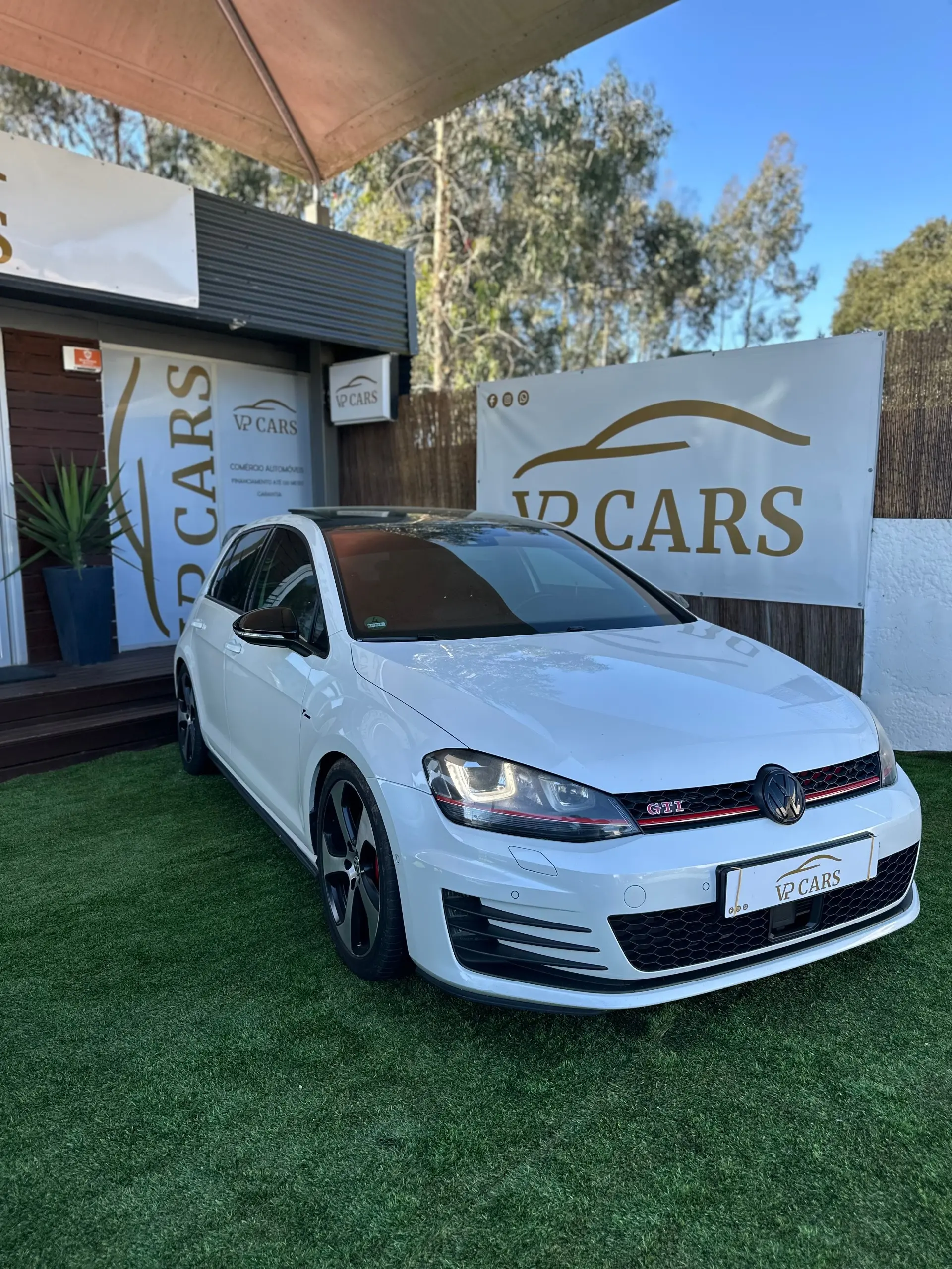 Volkswagen Golf 2.0 TSi GTi DSG Performance 2