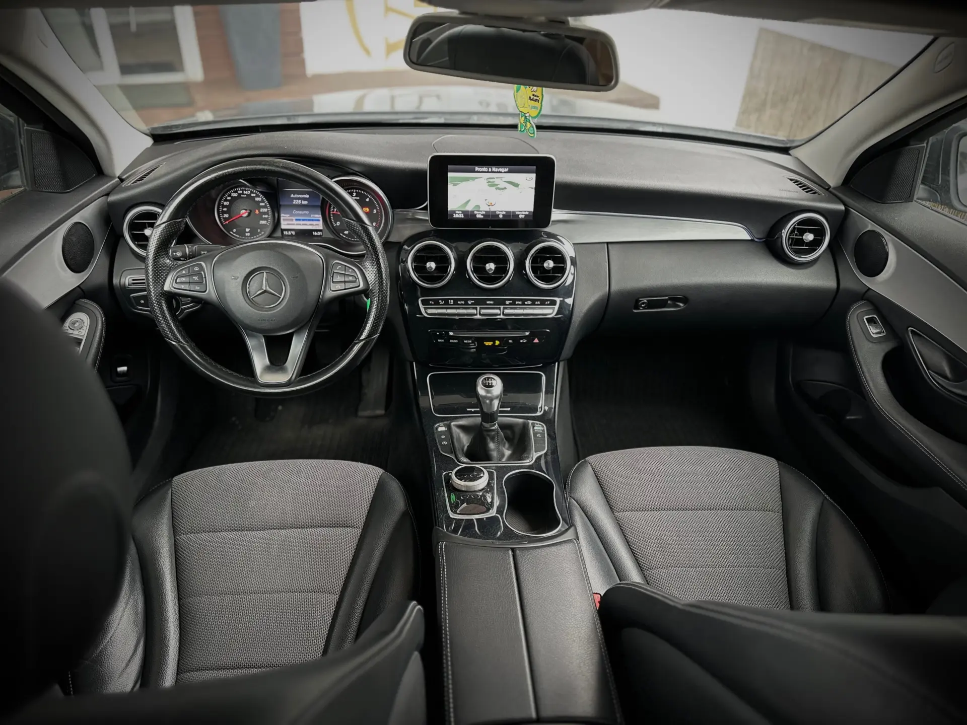 Mercedes-Benz C 200 d AMG Line 12