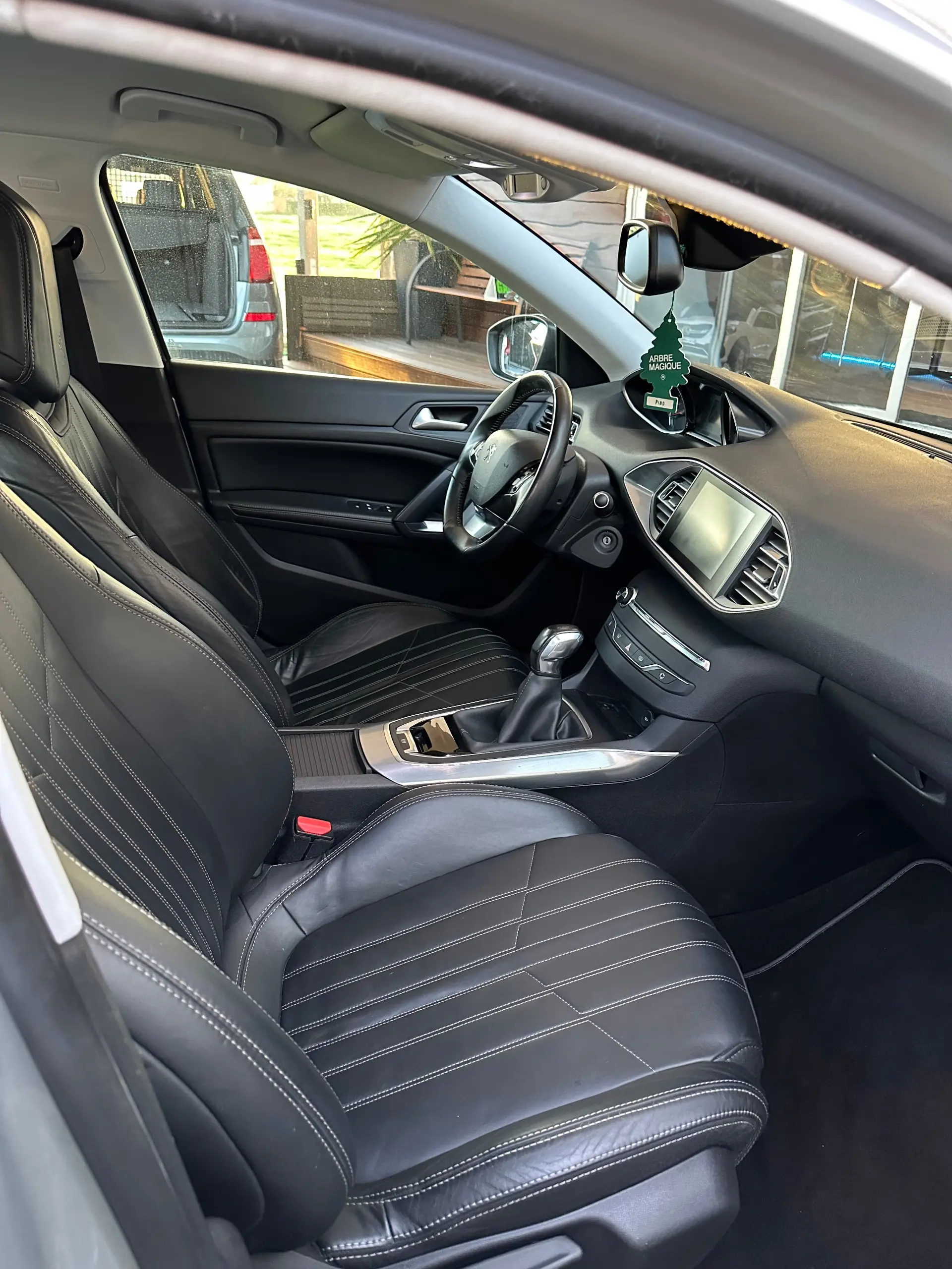 Peugeot 308 1.2 PureTech Style 9