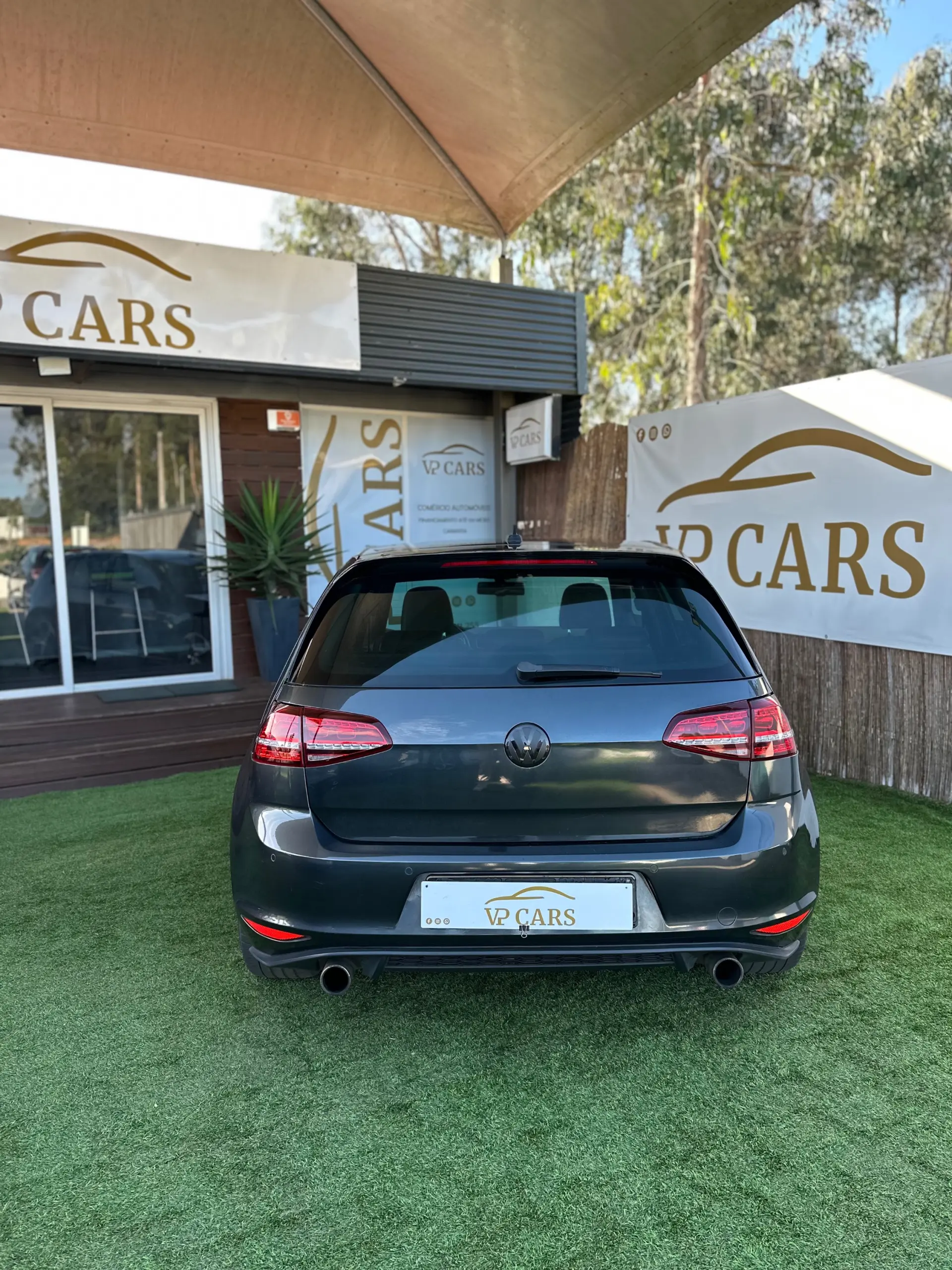 Volkswagen Golf 2.0 TSi GTi DSG Performance 8