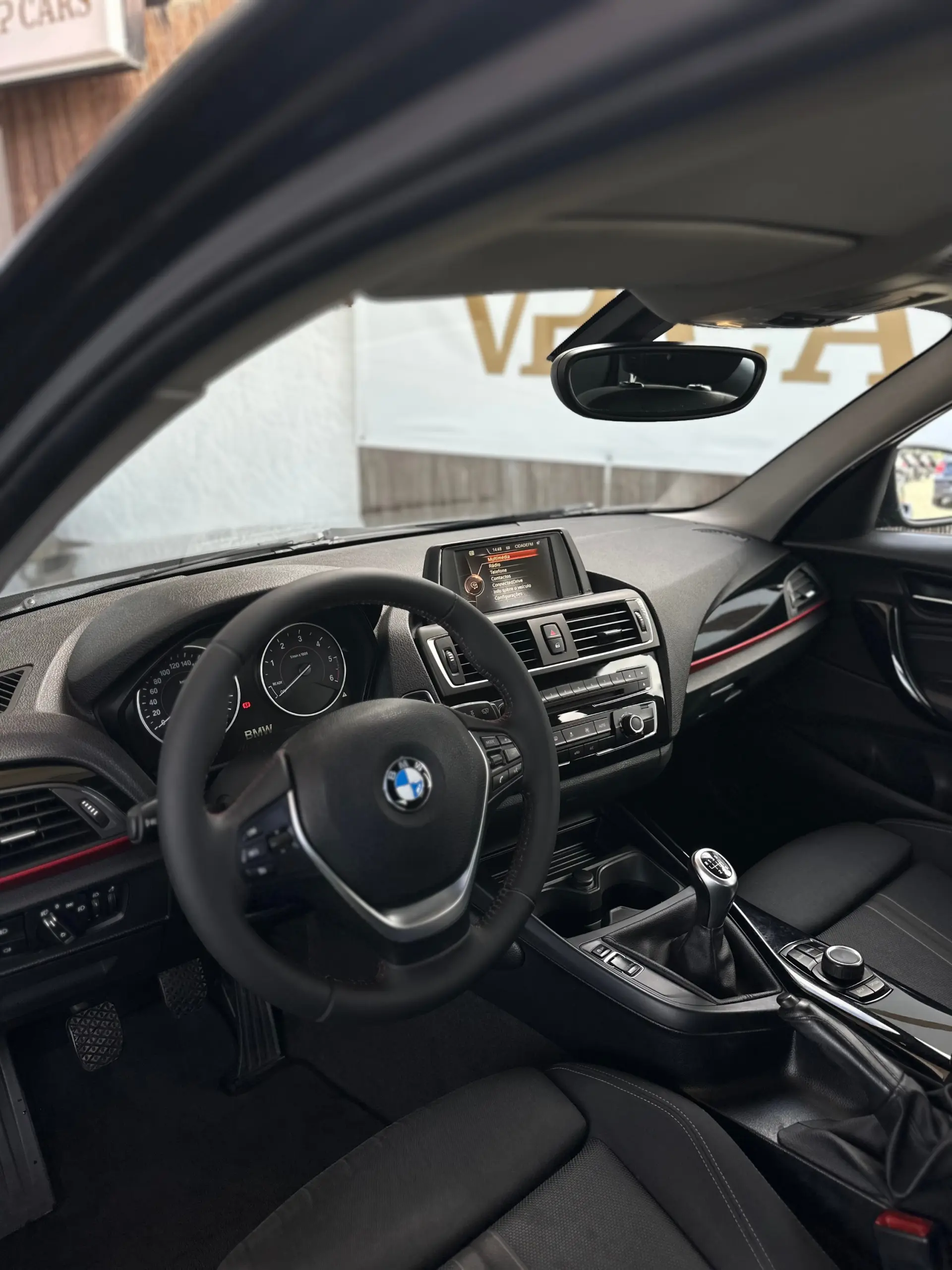 BMW 116 d Line Sport 10