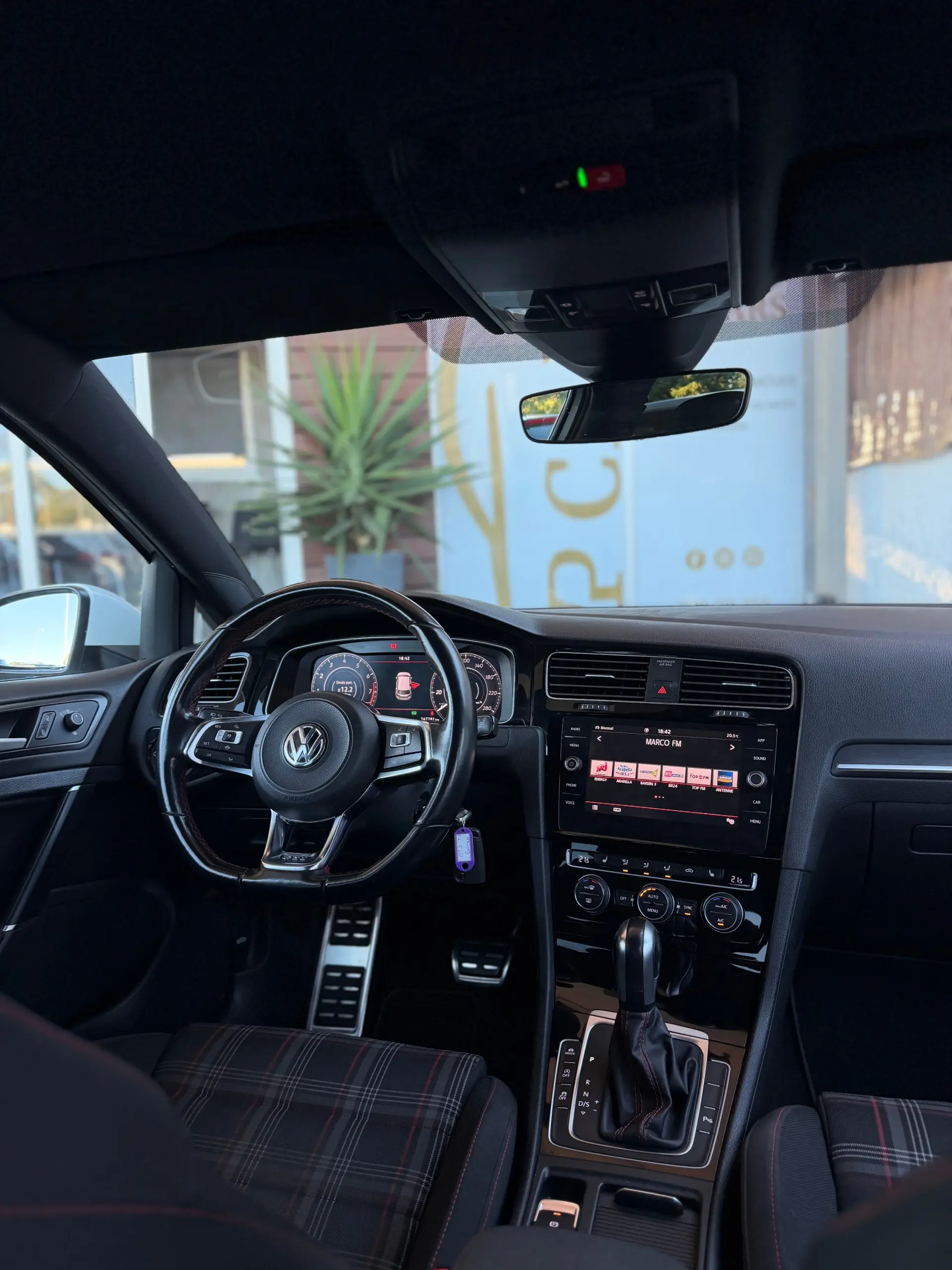Volkswagen Golf 2.0 TSI GTI DSG Performance 18