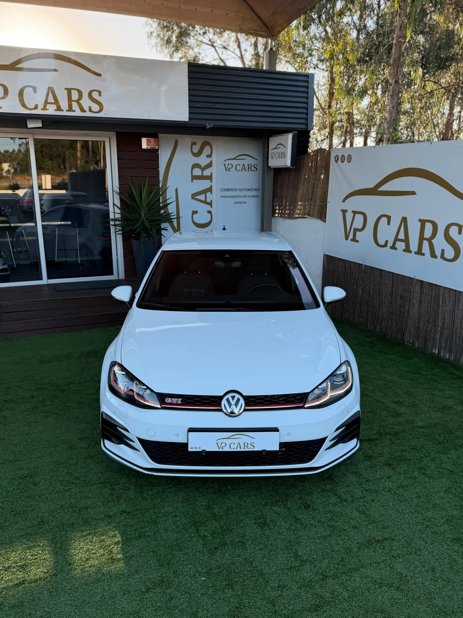 Volkswagen Golf 2.0 TSI GTI DSG Performance 2