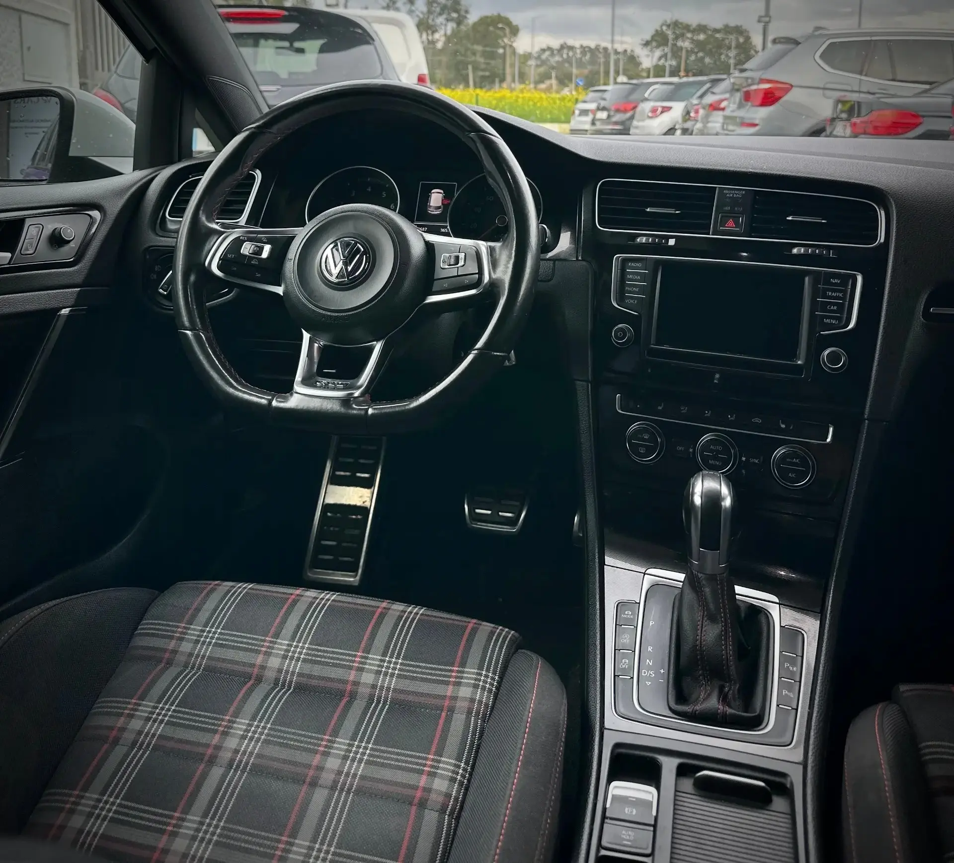 Volkswagen Golf 2.0 TSi GTi DSG 15