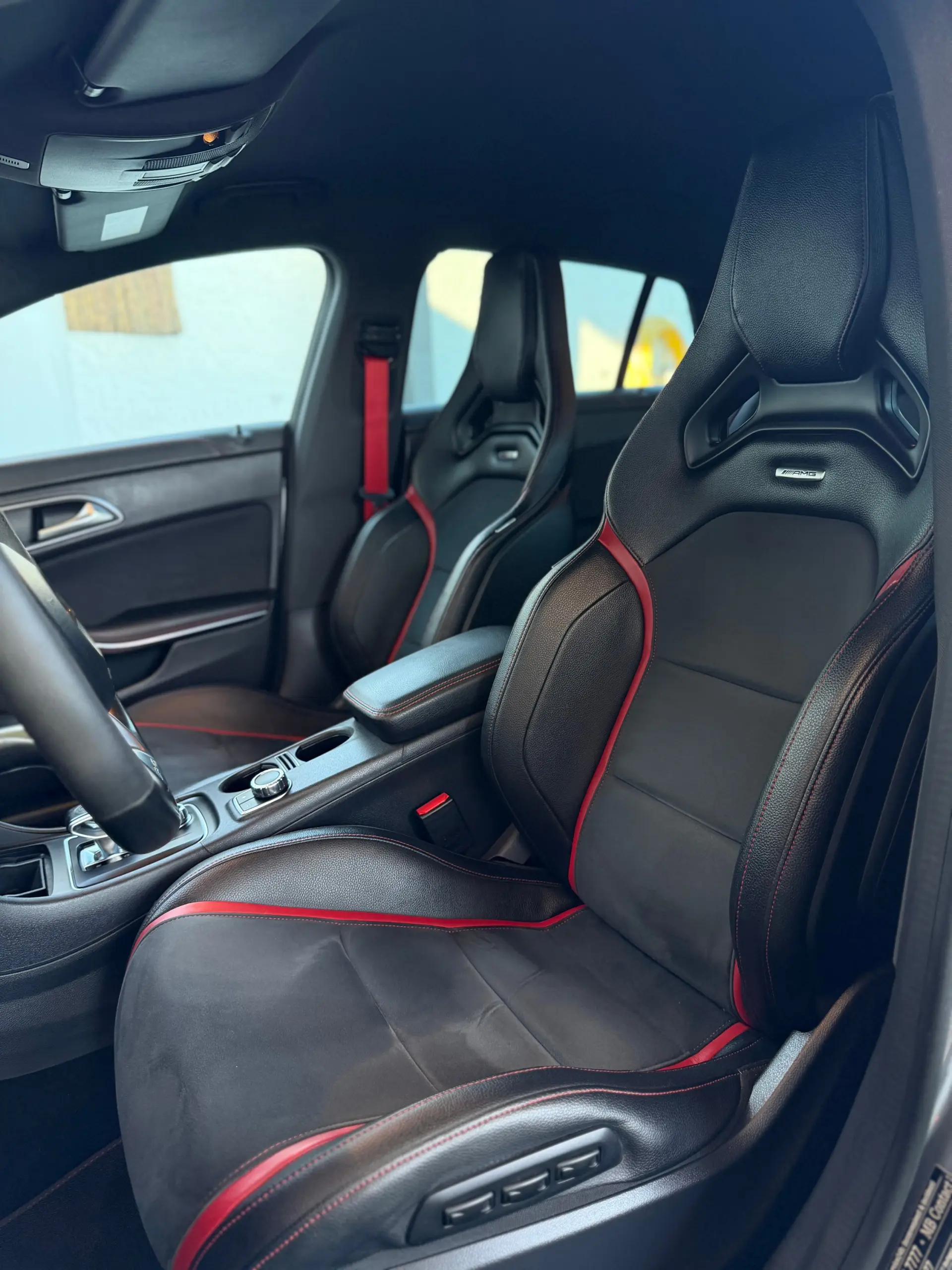 Mercedes-Benz CLA 45 AMG Shooting Brake 4-Matic 23