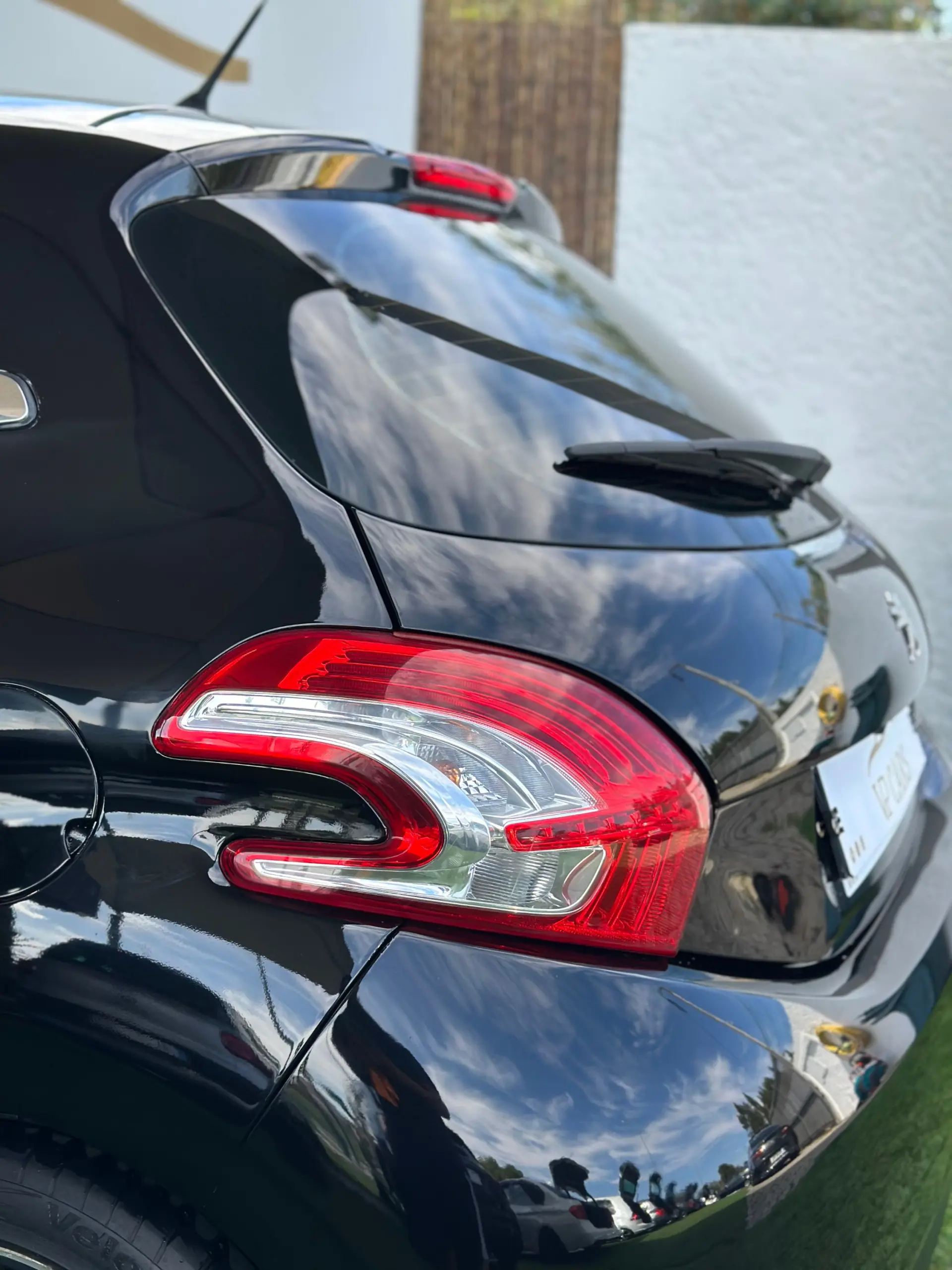Peugeot 208 13