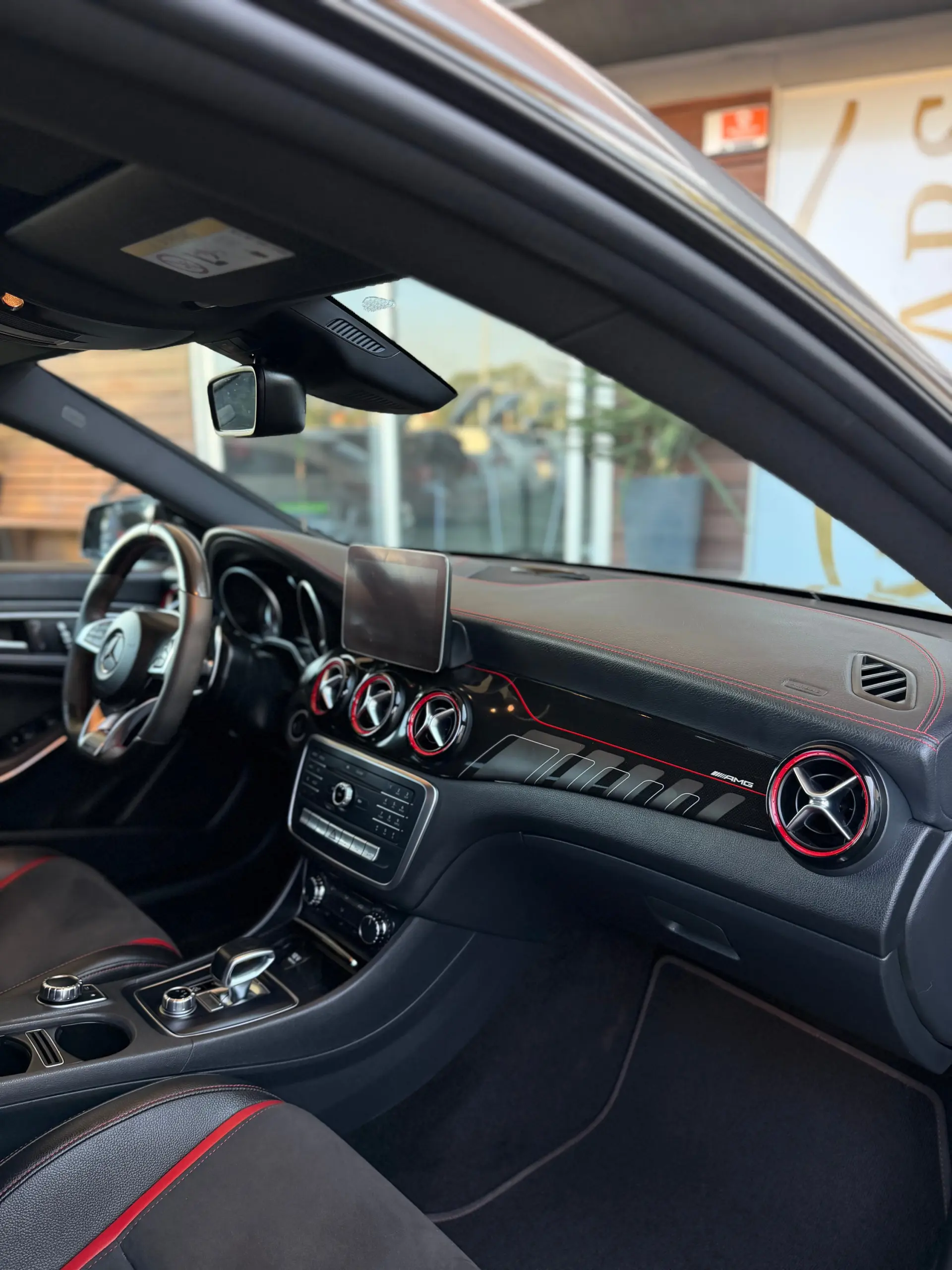 Mercedes-Benz CLA 45 AMG Shooting Brake 4-Matic 29