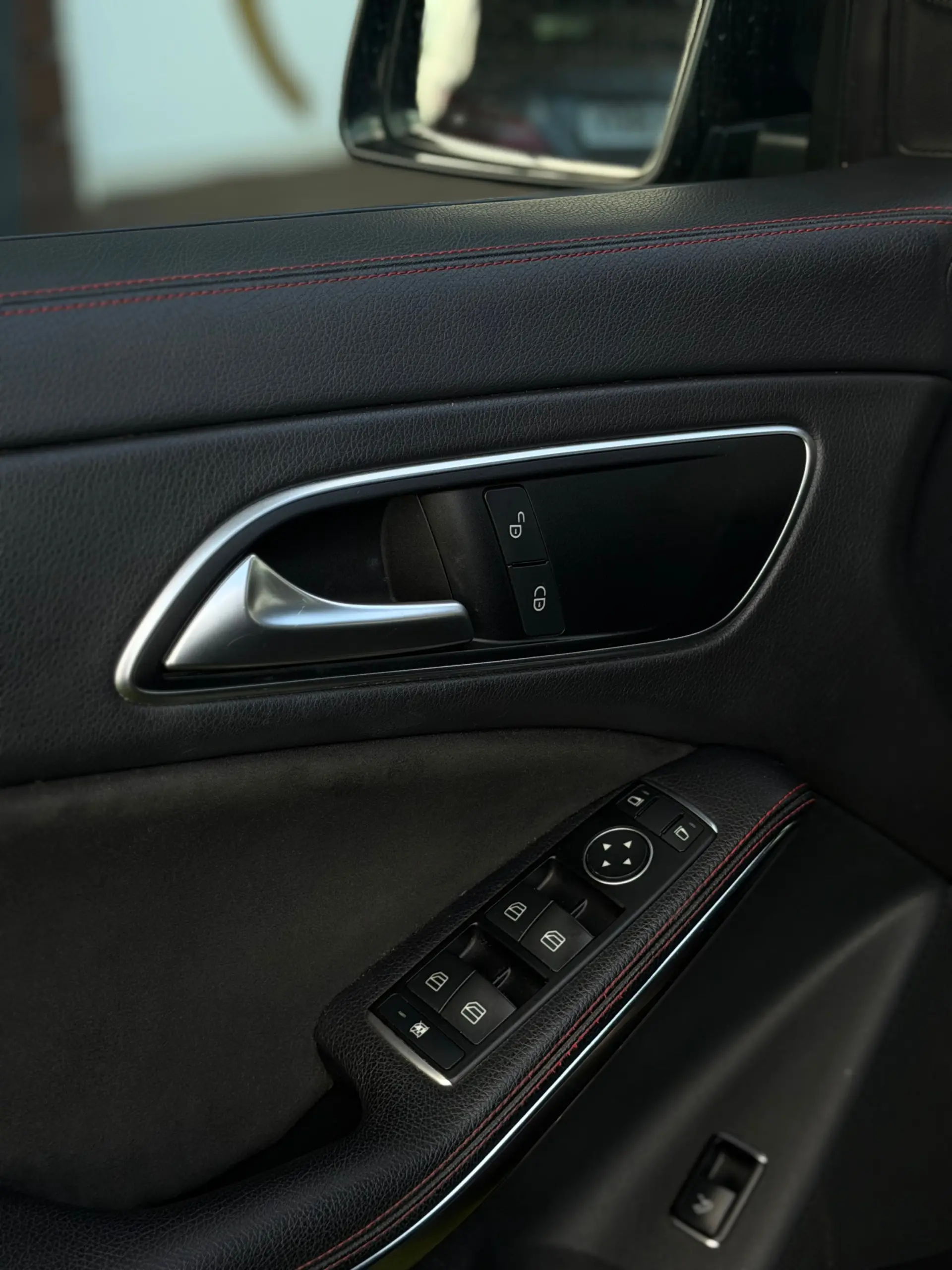 Mercedes-Benz CLA 45 AMG 4Matic Speedshift 7G-DCT Night Edition 34