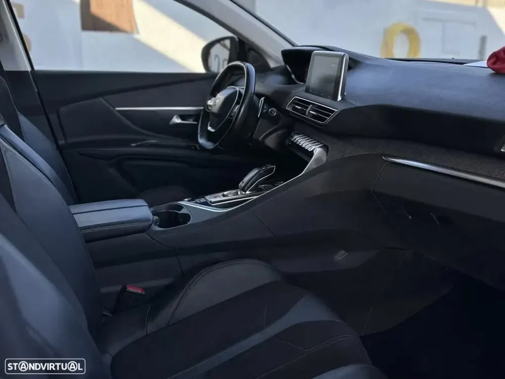 Peugeot 3008 Outro 12
