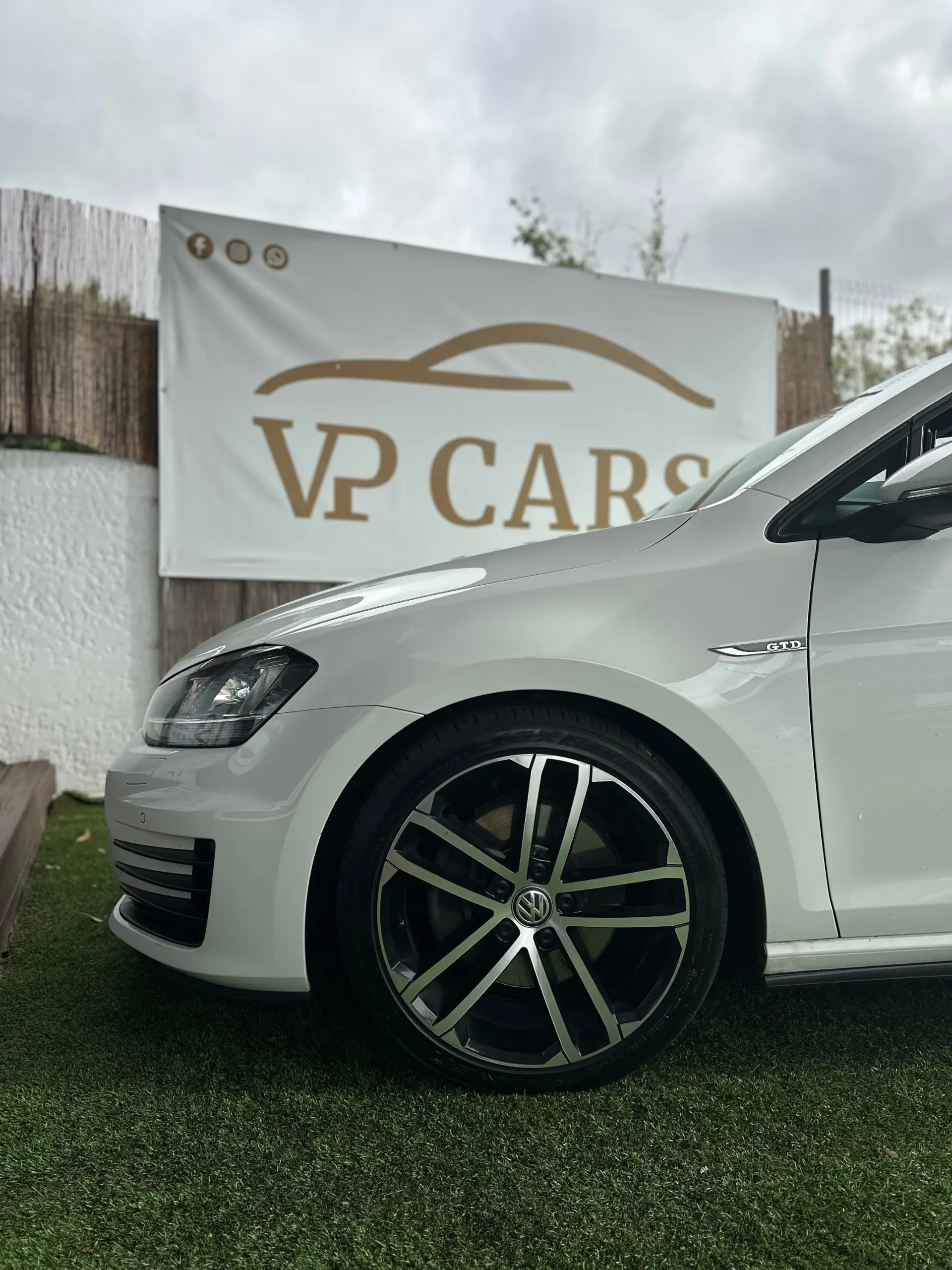 Volkswagen Golf 2.0 TDi GTD DSG 11