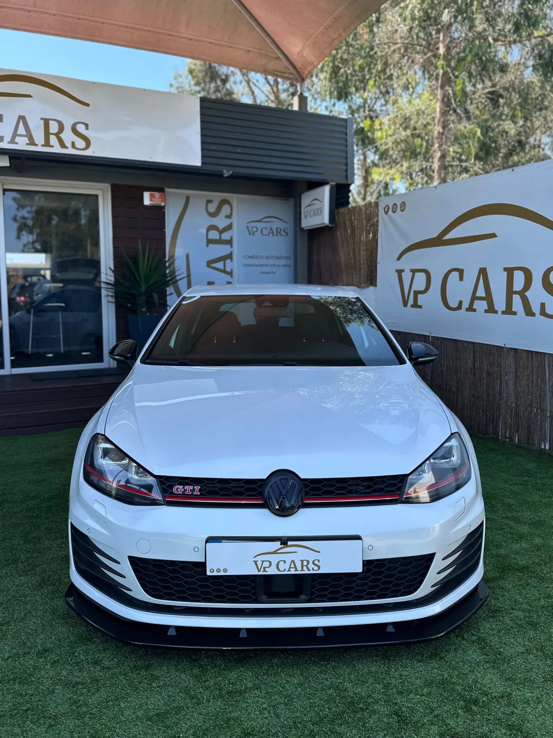 Volkswagen Golf 2.0 TSi GTi DSG Performance 2