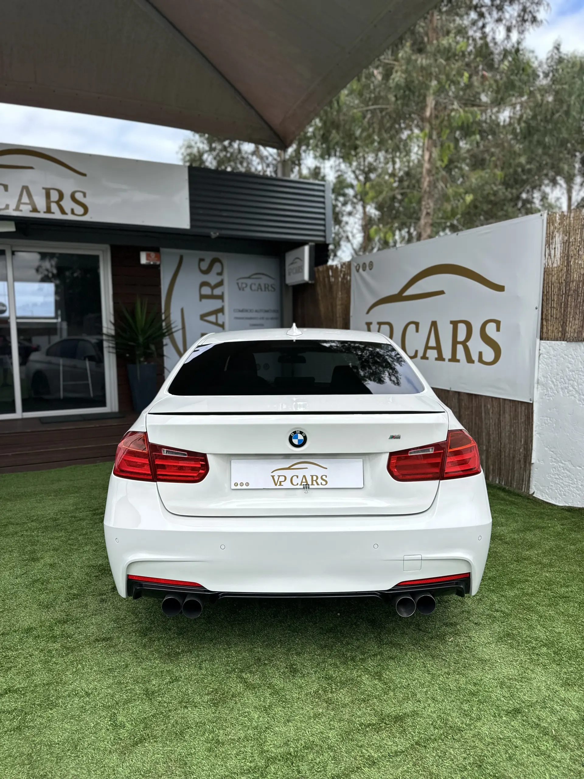 BMW 318 d Pack M 8