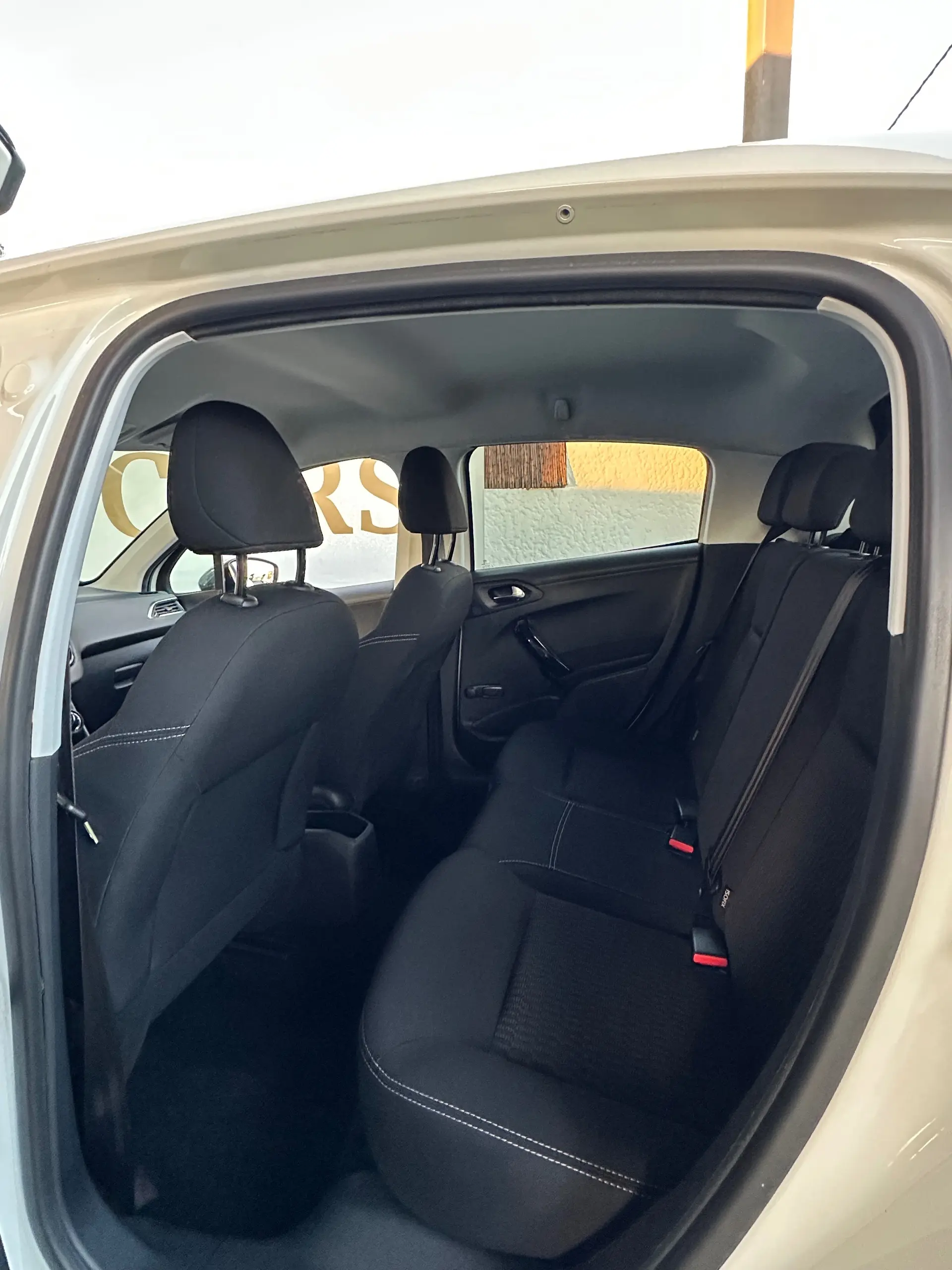 Peugeot 208 1.2 PureTech Style 10