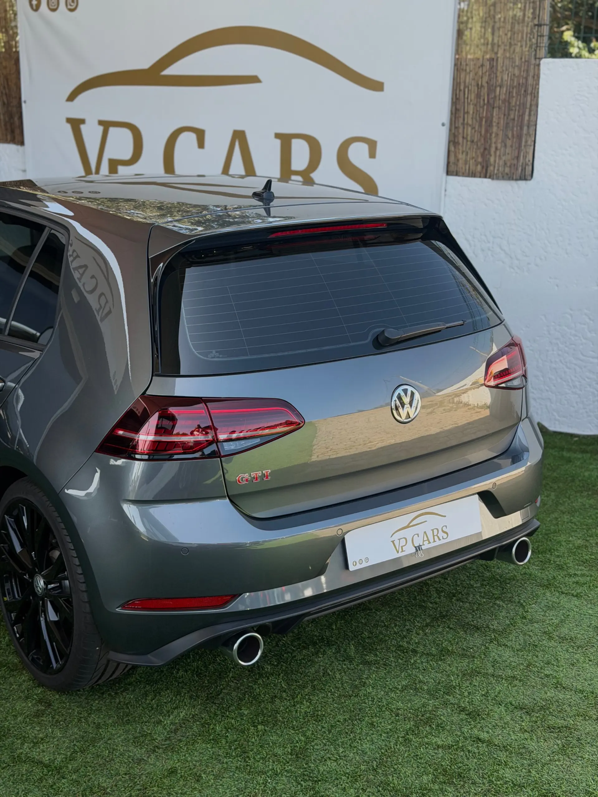 Volkswagen Golf 2.0 TSI GTI DSG Performance 11