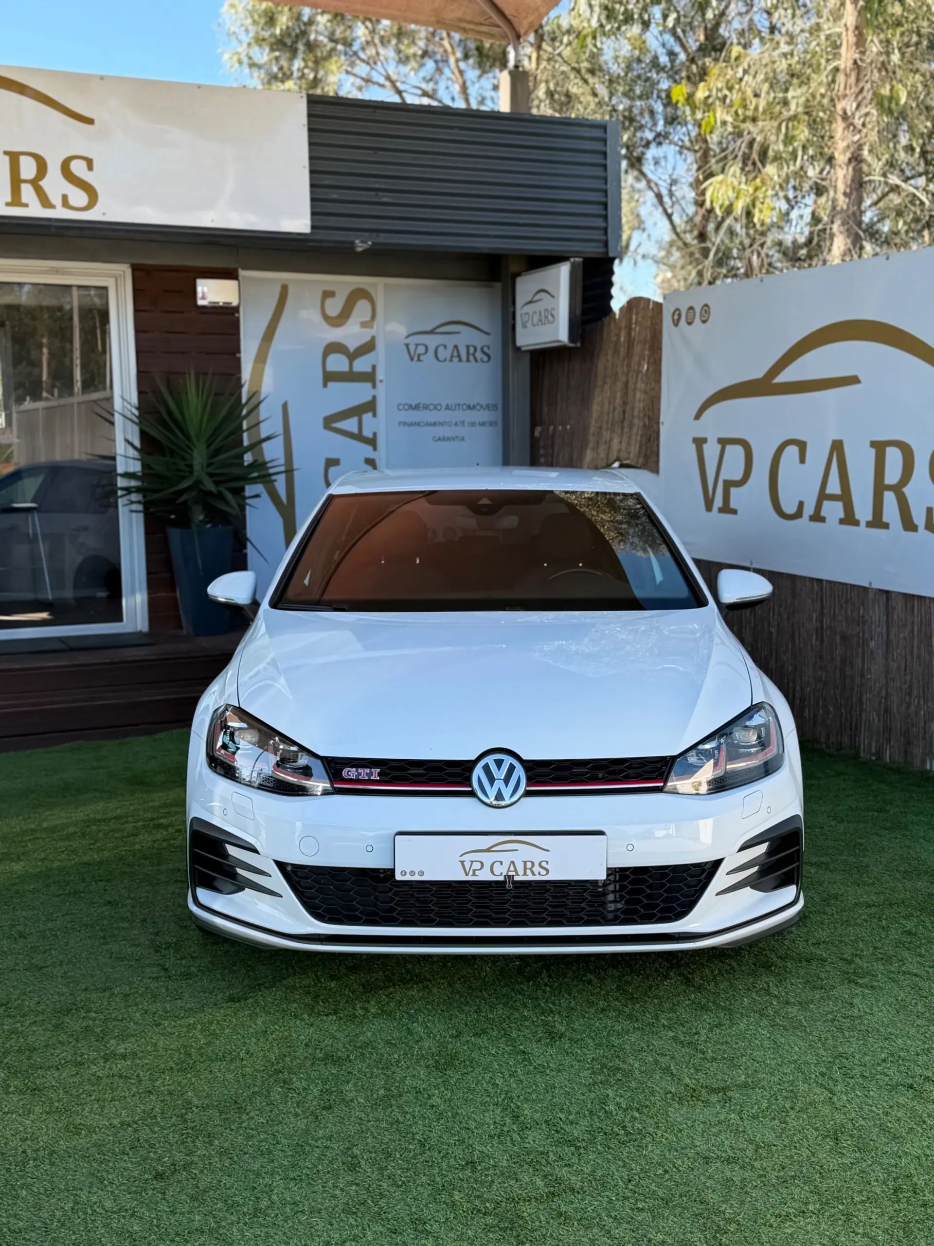 Volkswagen Golf 2.0 TSI GTI DSG Performance 1