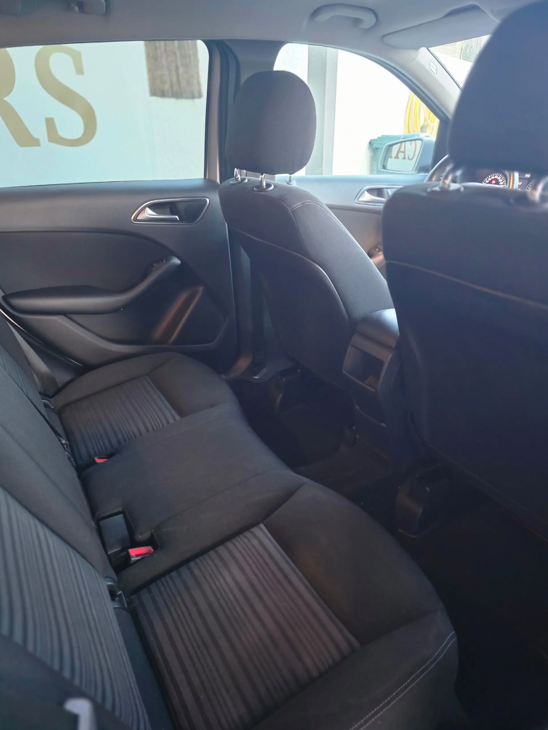 Mercedes-Benz B 200 Outro 15