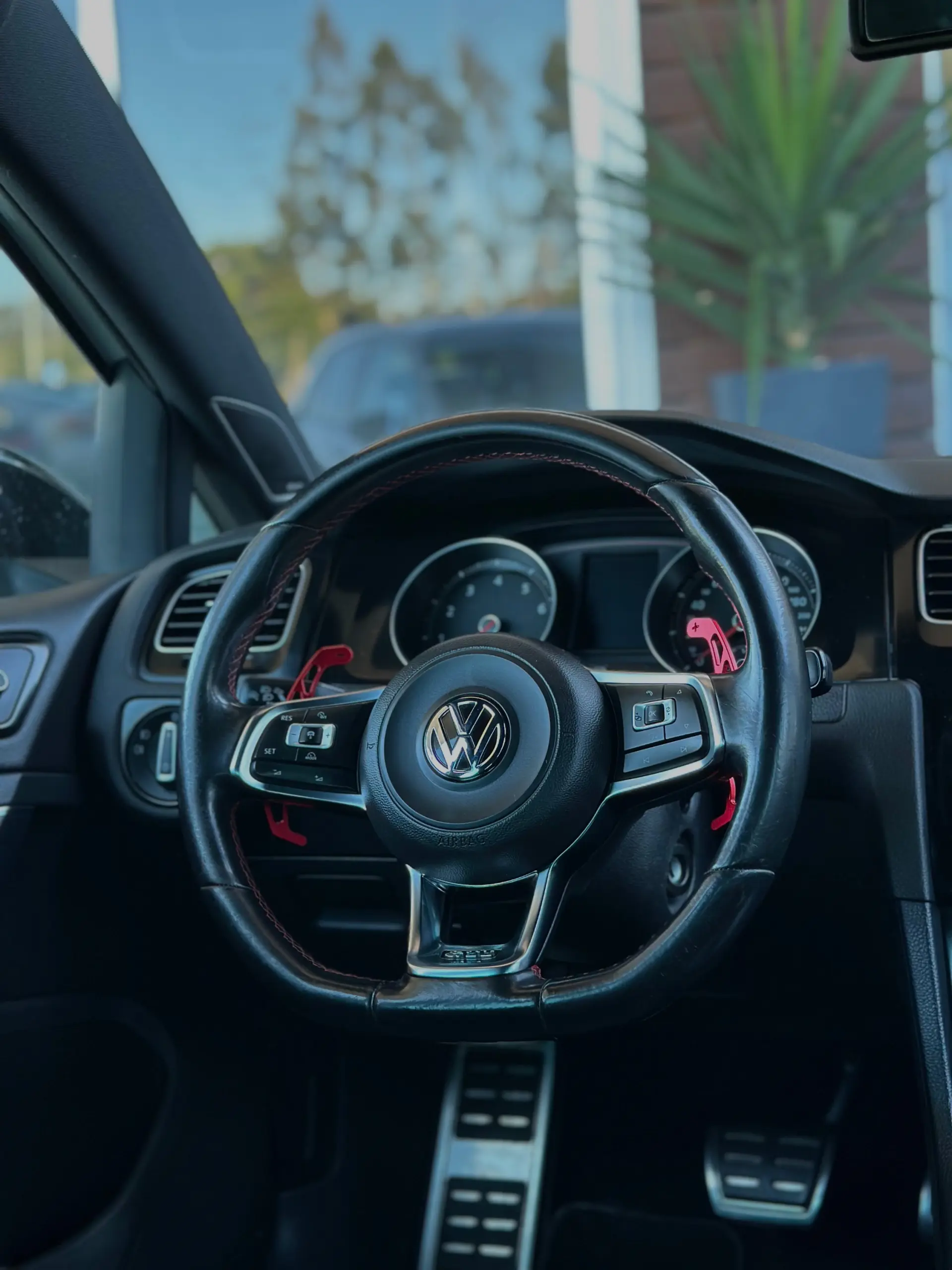 Volkswagen Golf 2.0 TSi GTi DSG Performance 16