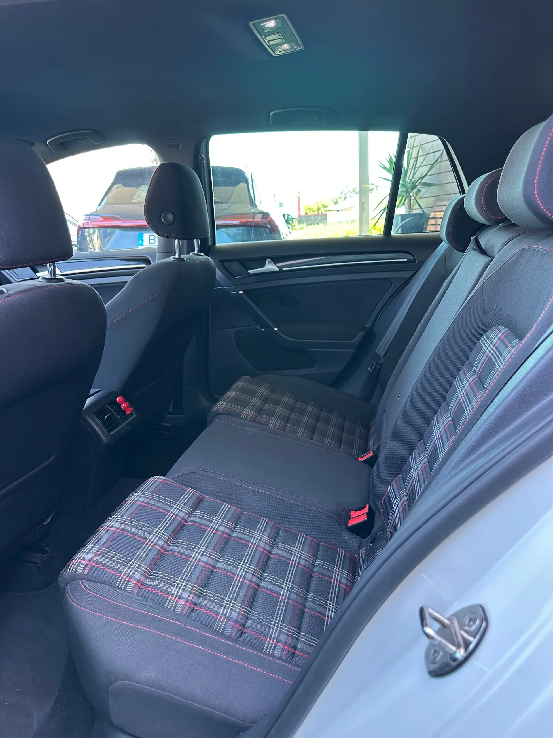 Volkswagen Golf 2.0 TSi GTi DSG Performance 35