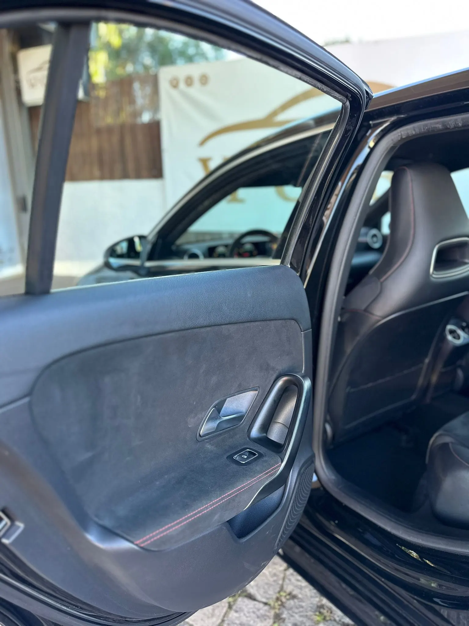 Mercedes-Benz A 180 d AMG Line 16