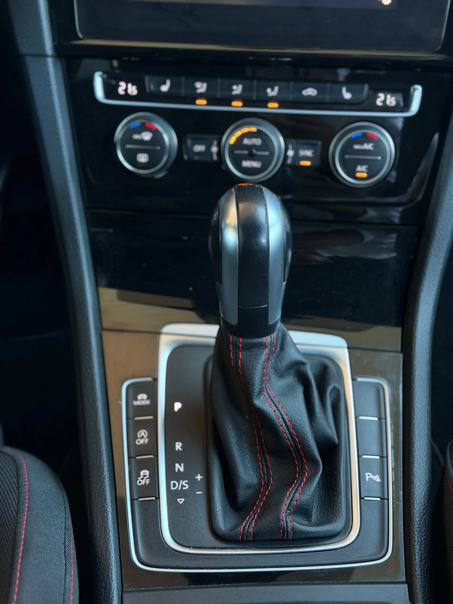 Volkswagen Golf 2.0 TSI GTI DSG Performance 28