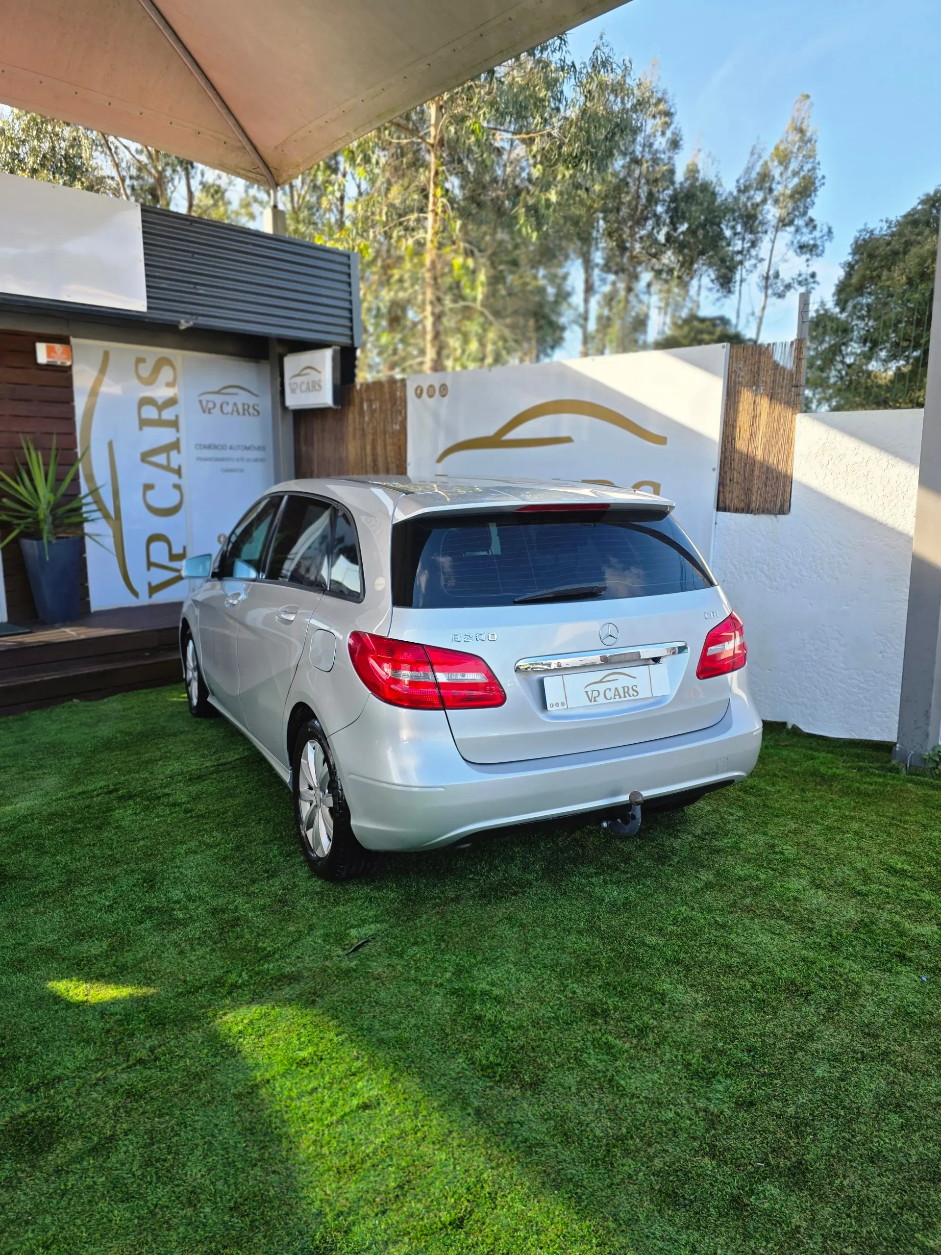 Mercedes-Benz B 200 Outro 11