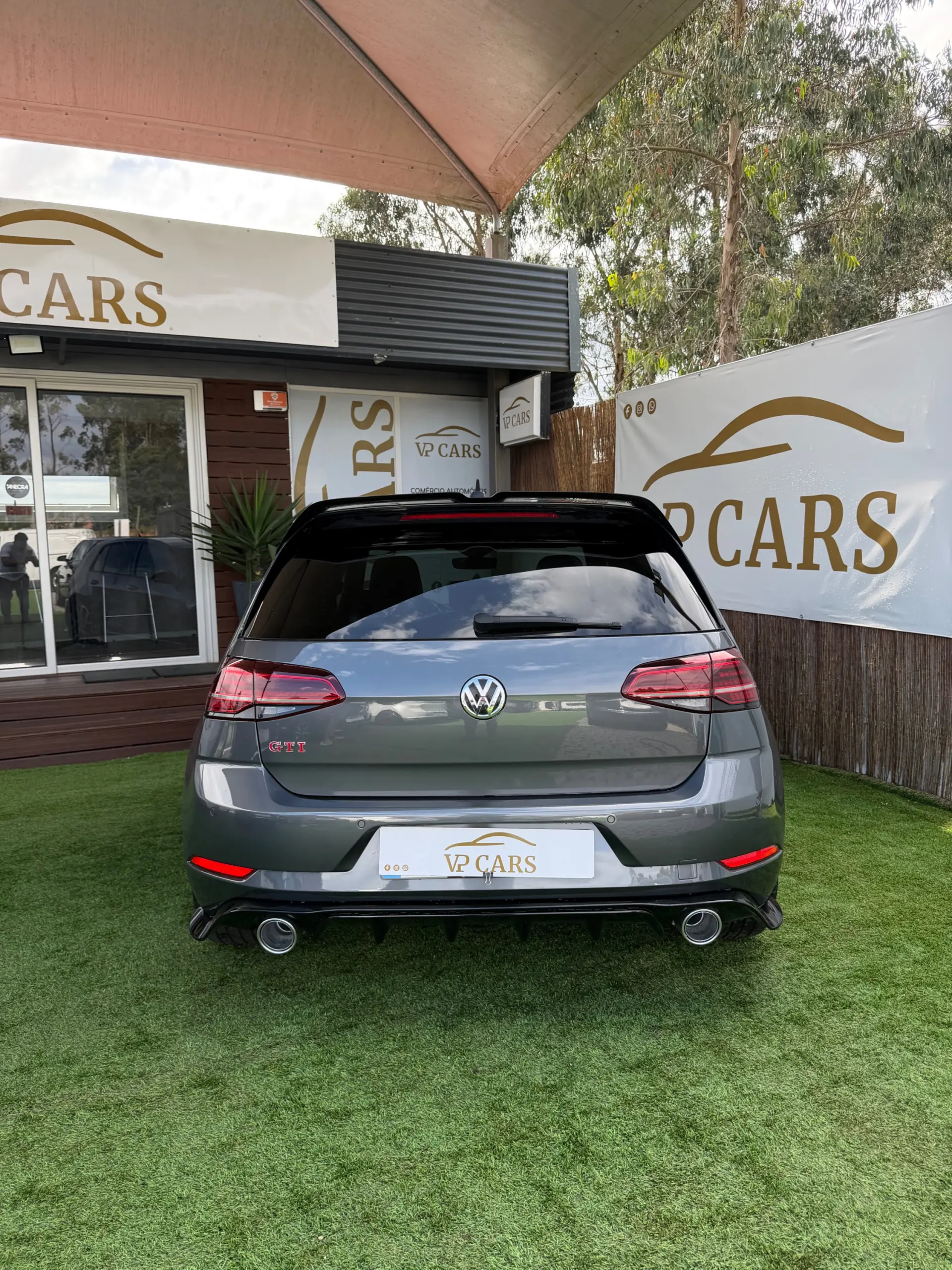 Volkswagen Golf 2.0 TSI GTI DSG Performance 10