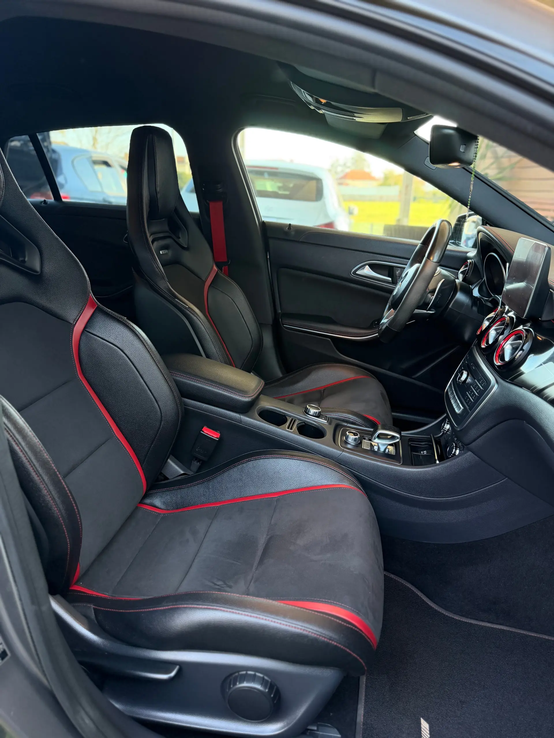 Mercedes-Benz CLA 45 AMG Shooting Brake 4-Matic 27