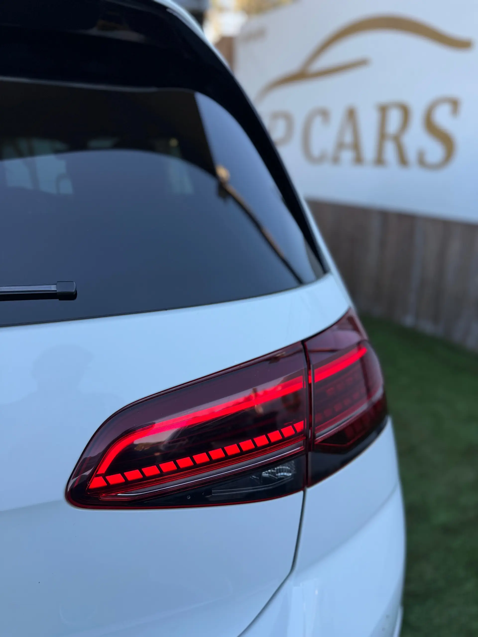 Volkswagen Golf 2.0 TSI GTI DSG Performance 17