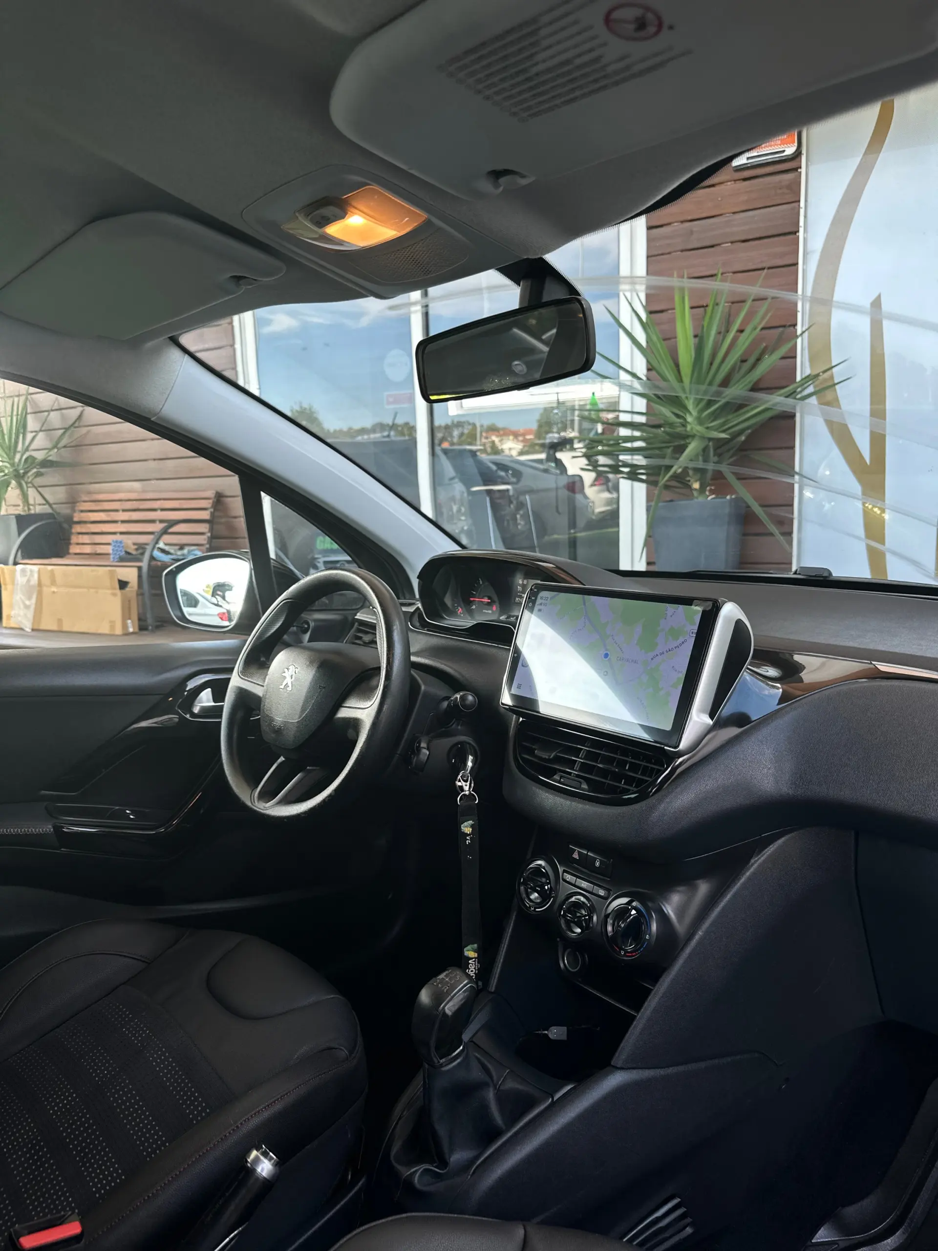Peugeot 208 22