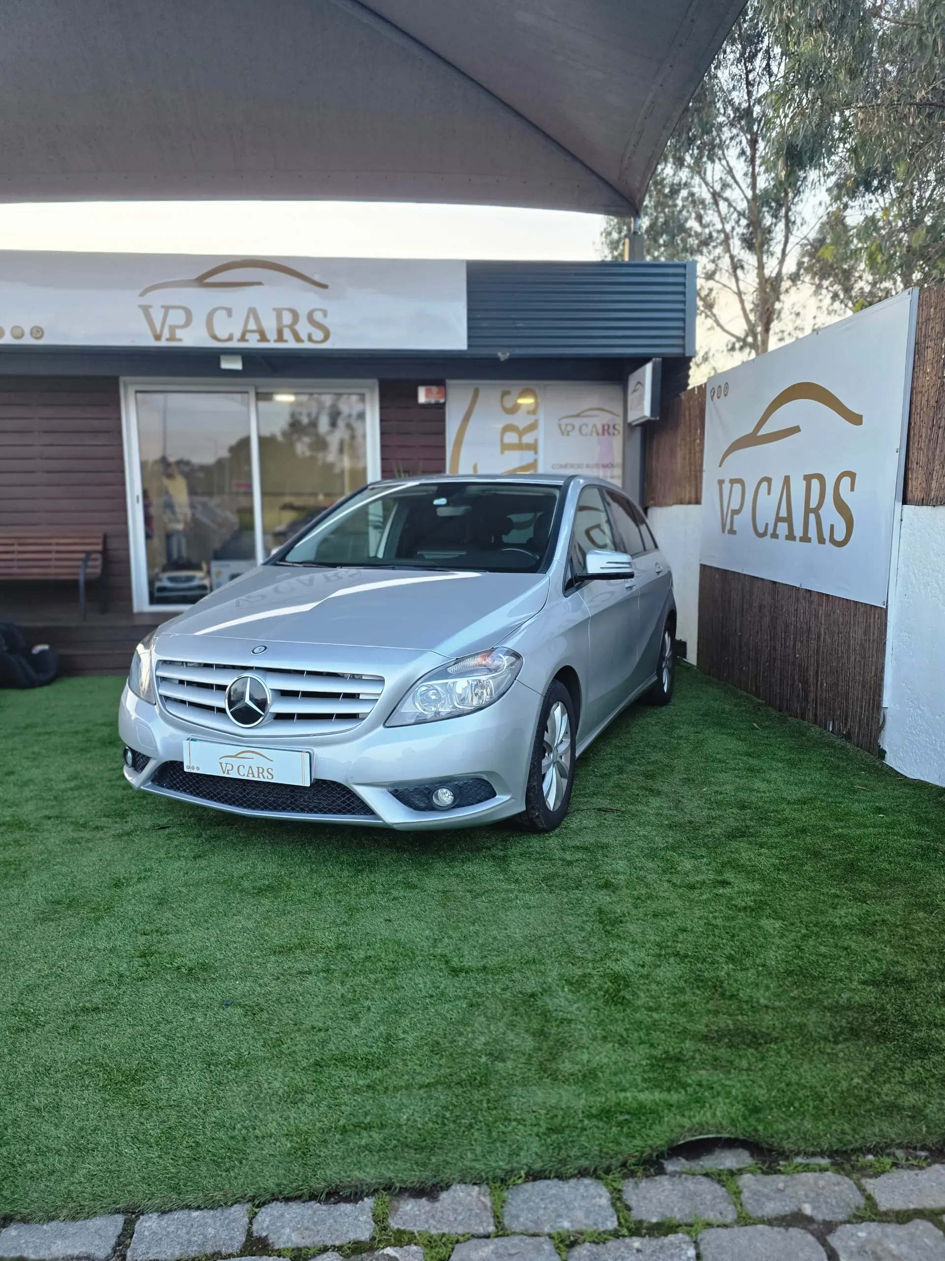 Mercedes-Benz B 200 Outro 5