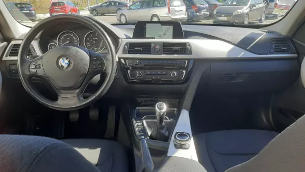 BMW 318 d Touring Advantage 16