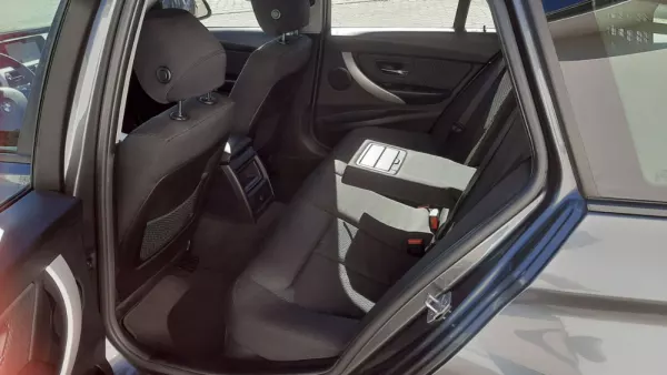 BMW 318 d Touring Advantage 25