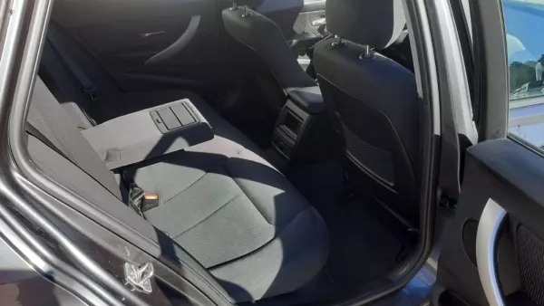 BMW 318 d Touring Advantage 28