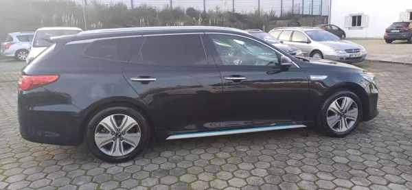 Kia Optima SW 2.0 CVVT PHEV 11