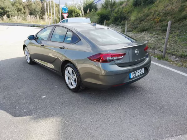 Opel Insignia Grand Sport 1.6 CDTi Selective 17