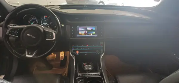 Jaguar XF 2.0 D R-Sport Aut. 22
