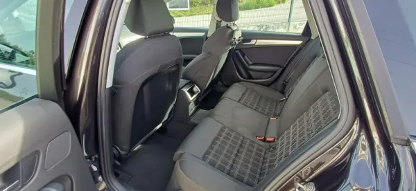 Audi A4 Avant 2.0 TDI Sport 27