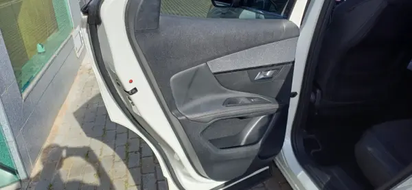 Peugeot 3008 1.5 BlueHDi GT Line EAT8 17
