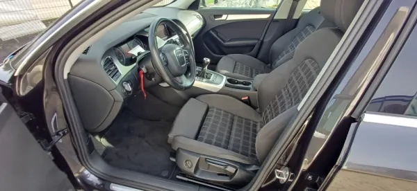 Audi A4 Avant 2.0 TDI Sport 31